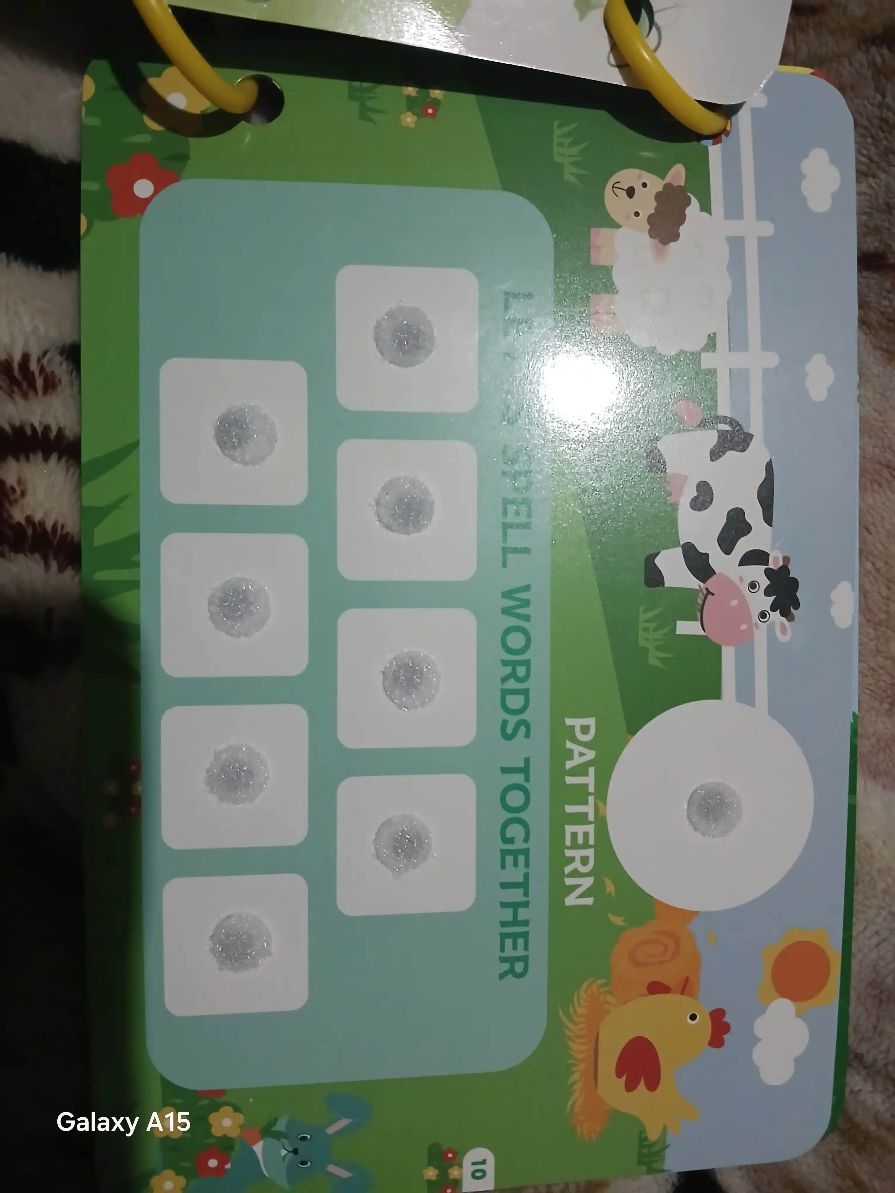 Bolalar uchun o'quv kitobi va alifbosi Busybook, lipuchkali Montessori kitobi