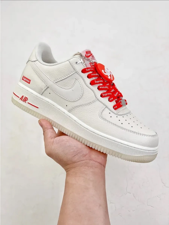 Erkaklar, ayollar va o‘smirlar uchun sport krossovkalari Nike Air Force 1, o'lchami 36-44