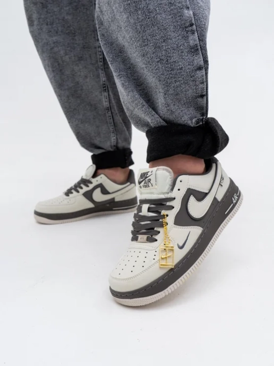 Erkaklar, ayollar va o‘smirlar uchun sport krossovkalari Nike Air Force 1, o'lchami 36-44