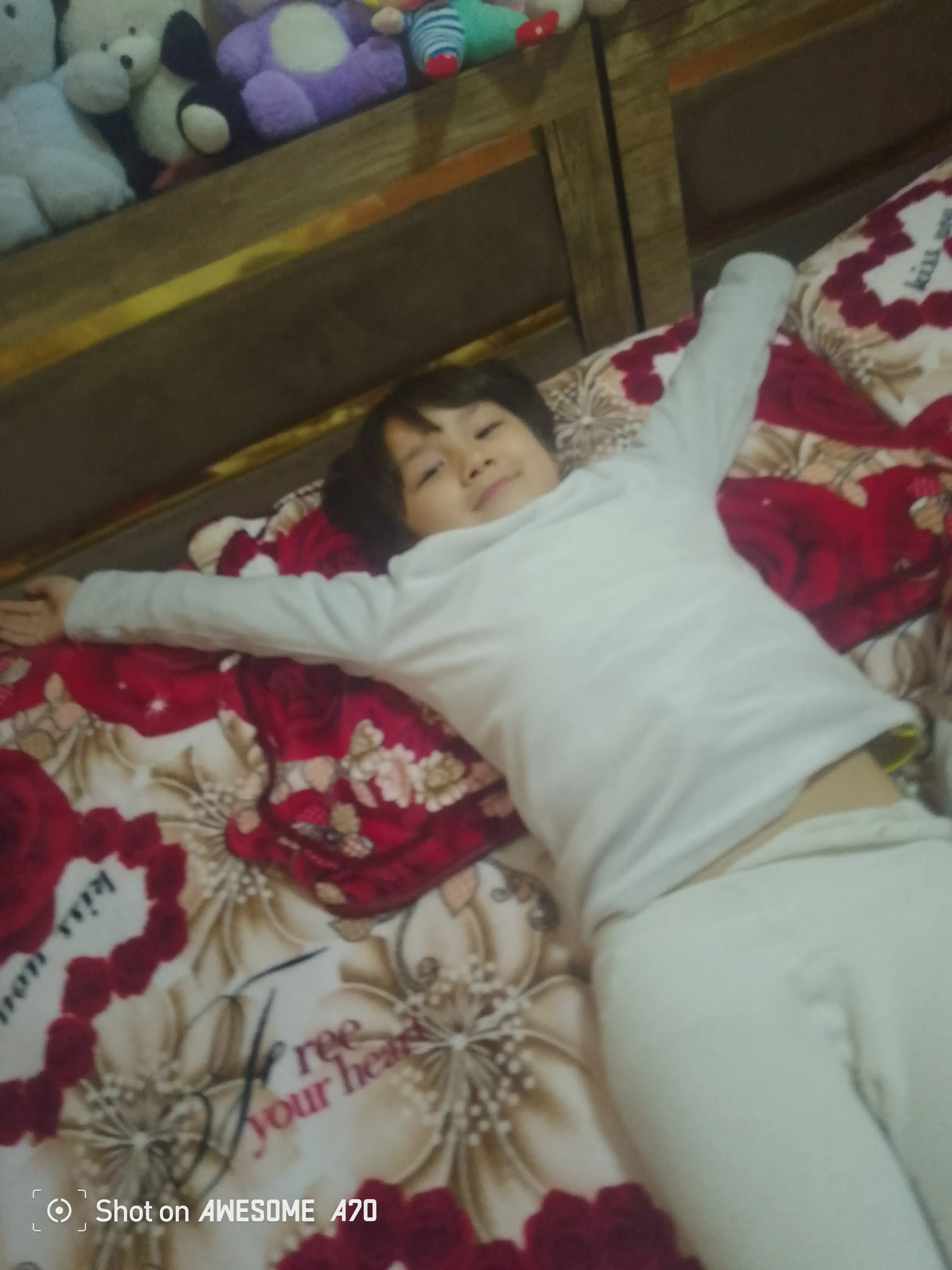 Qishki momiq pastel nabor 4 talik, issiq ko‘rpa jild prostina, nalochka, yotoq komplekti