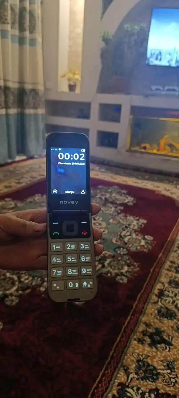 Novey Z720 knopkali legushka telefon, kamera