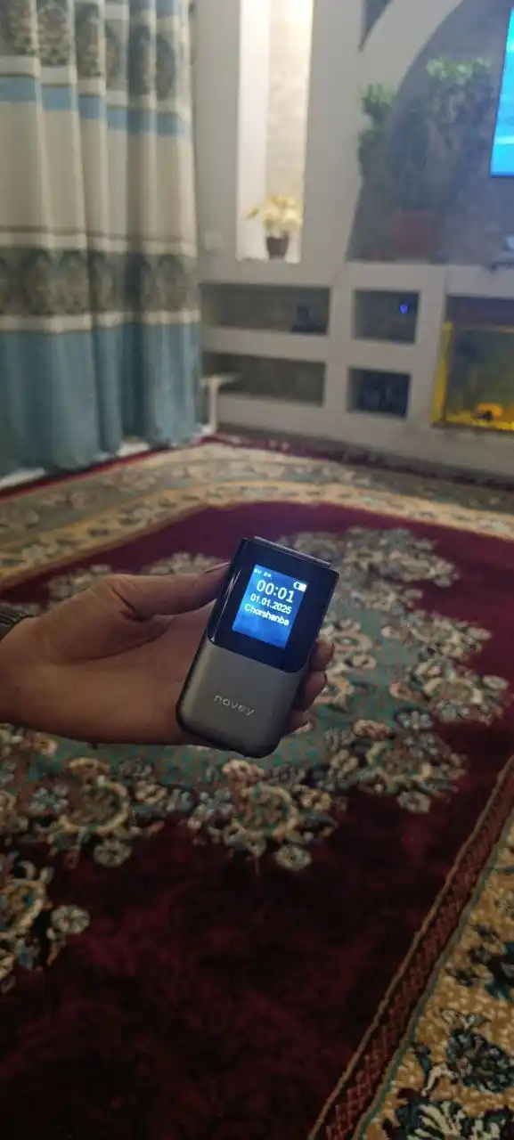 Novey Z720 knopkali legushka telefon, kamera