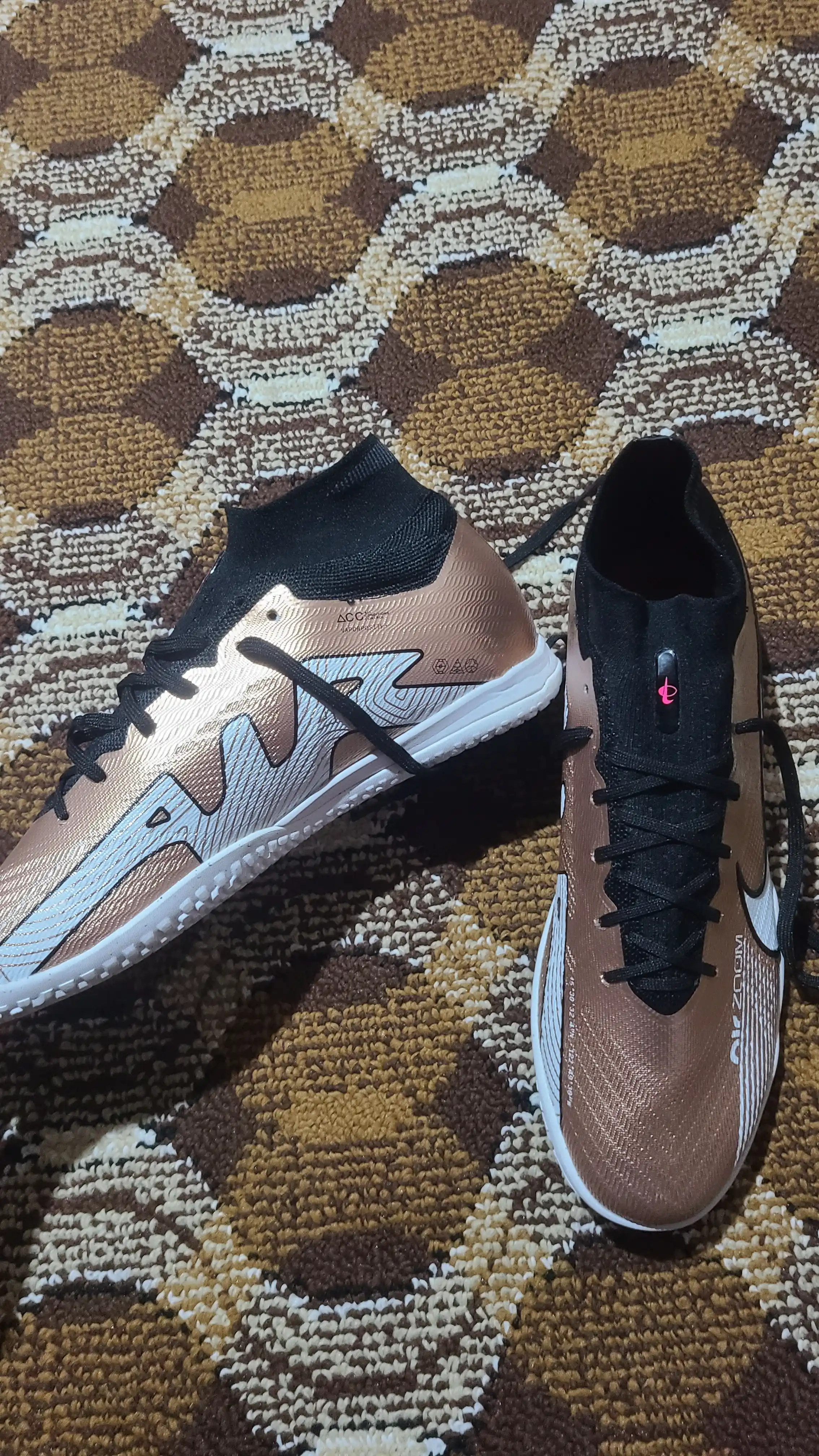 Futbol Uchun Maxsus Poyabzal Airzoom Razmer 39-45