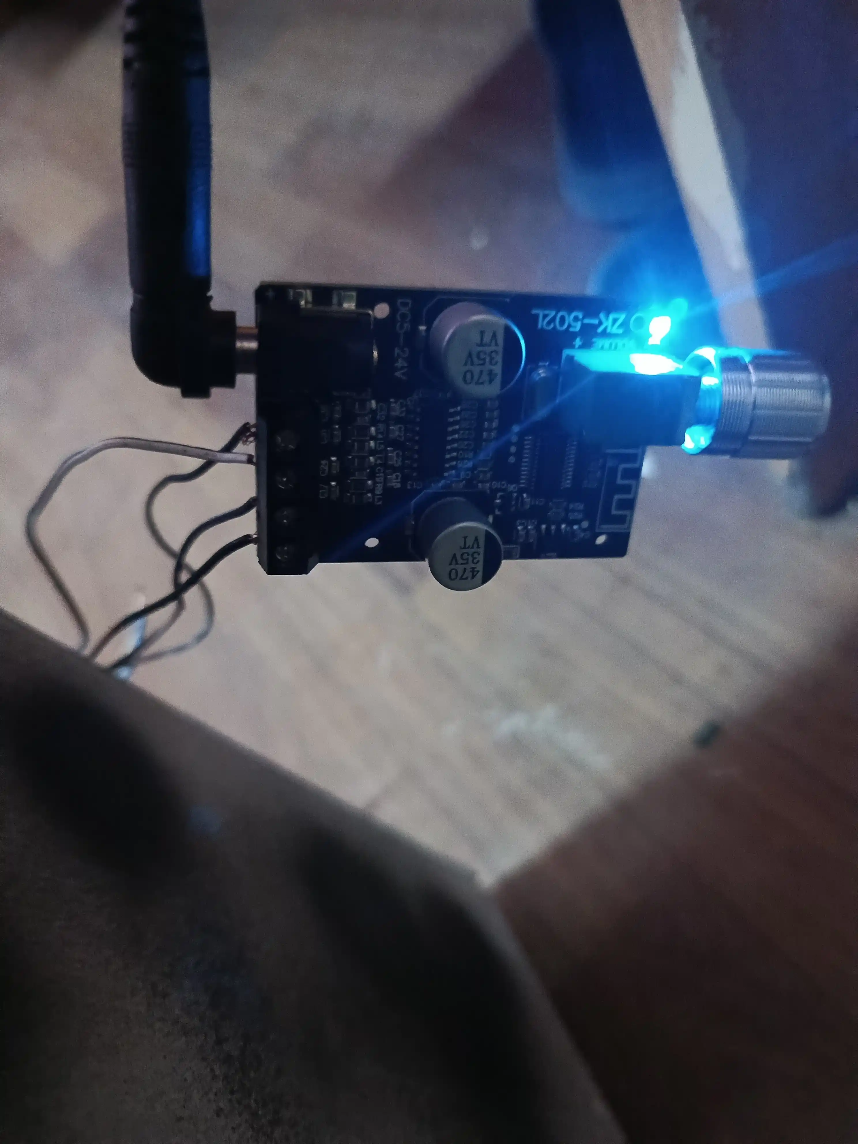ZK-502L — мини Bluetooth усилитель звука 2×50 Вт, цифровой стерео модуль