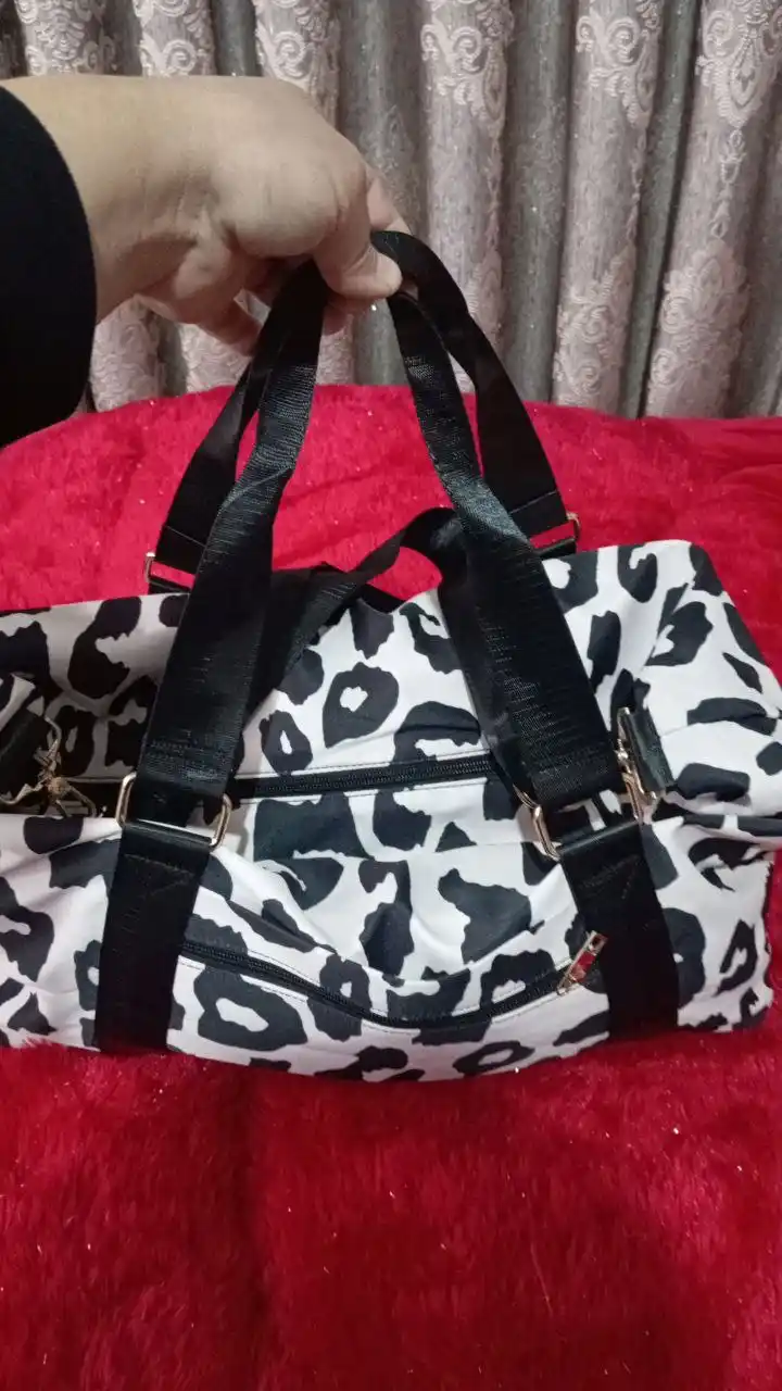 Fitness, basseyn, sayohat uchun ayollar uchun sayohat, sport, leopard sumkasi