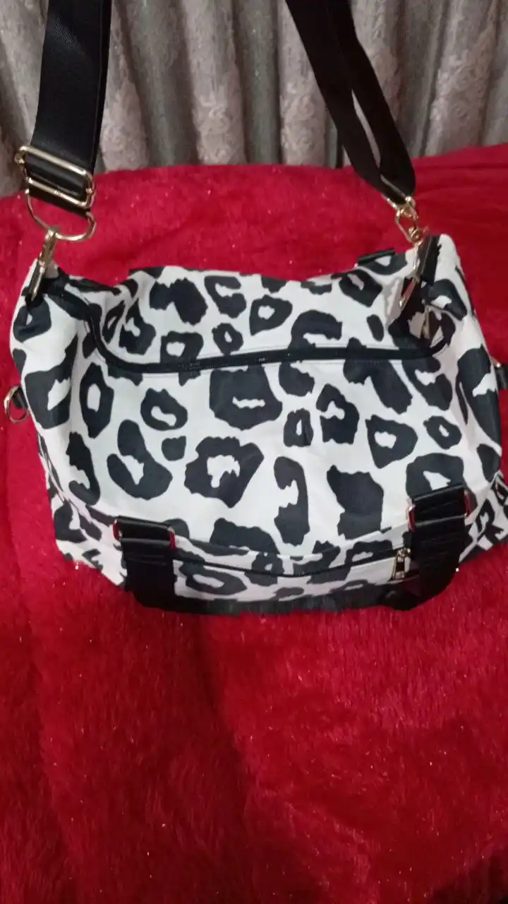 Fitness, basseyn, sayohat uchun ayollar uchun sayohat, sport, leopard sumkasi