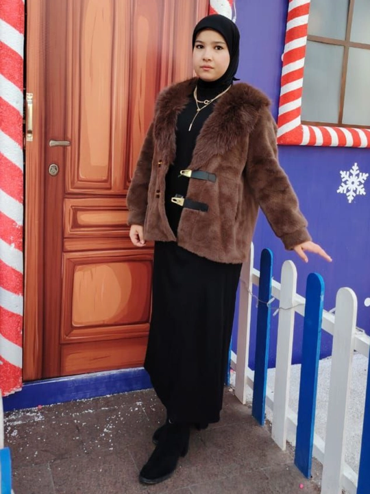 Sun’iy mo‘ynadan tikilgan ayollar po‘stini, katta o‘lchamli, ayollar qishki kiyimi, qishki po‘stin, 46-50