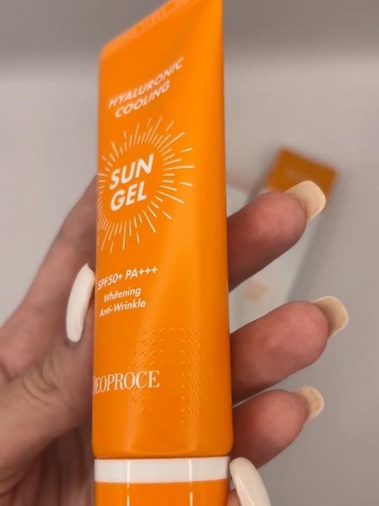 Deoproce Hyaluronic Cooling Sun Gel SPF 50+ PA+++ освежающий солнцезащитный крем, 50 мл
