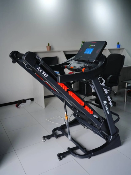 Axelus 520 — professional 3.0 ot kuchiga ega motor 1–20 km/soat tezlikni ta’minlaydi