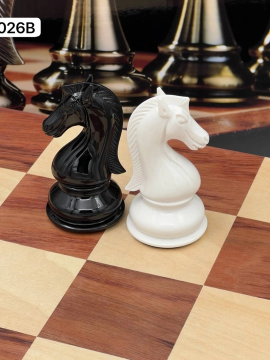 Shaxmat Kasparov 55026B — sifatli va zamonaviy shaxmat to‘plami. 32 ta mustahkam figura
