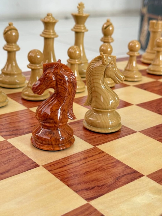 Shaxmat Kasparov 55026B — sifatli va zamonaviy shaxmat to‘plami. 32 ta mustahkam figura