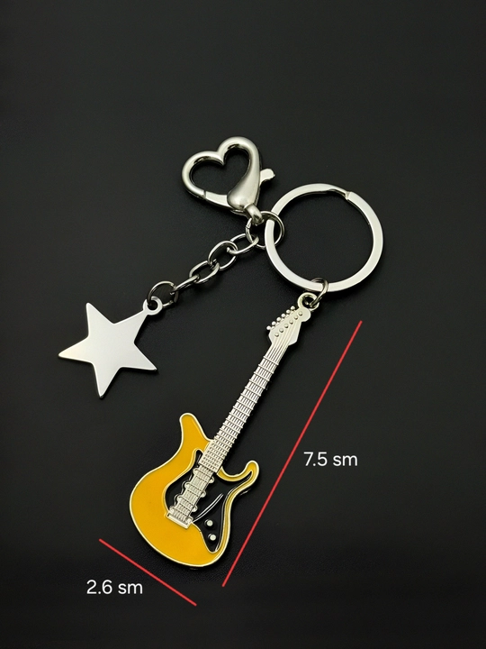 Gitara shaklidagi metall breloklar – musiqasevarlar uchun sovg‘a aksessuar