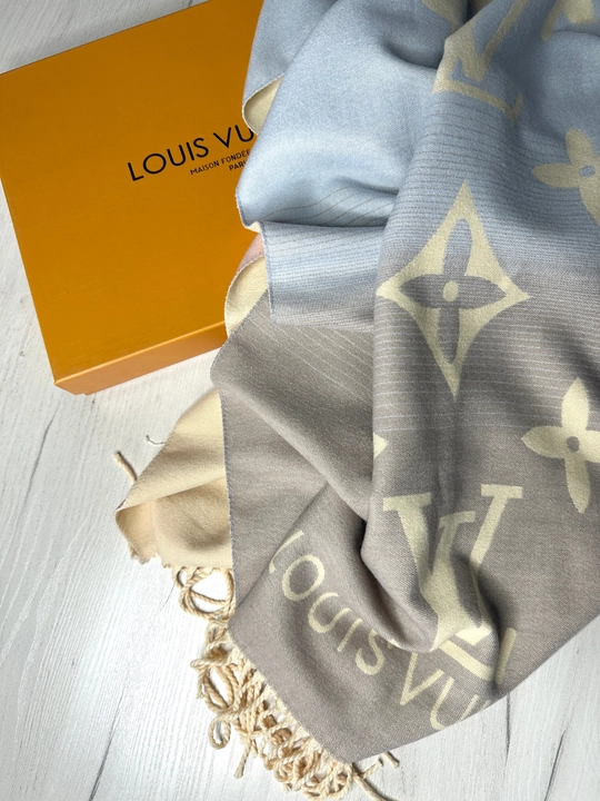 Louis Vuitton sharf