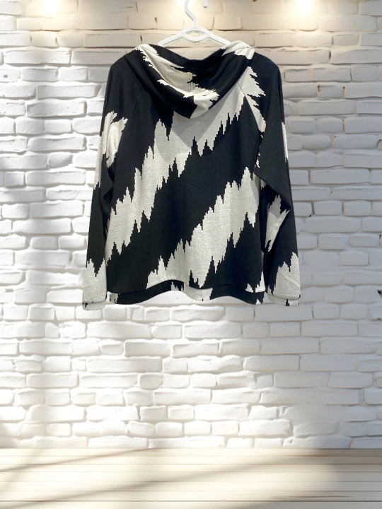 Street One kapyushonli ayollar oversize kardiganlari, tugmachalar, oq-qora bosma