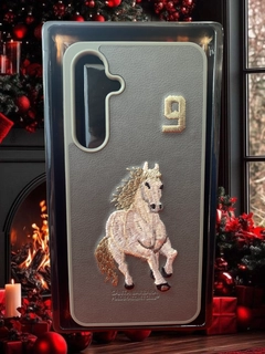 Желтый