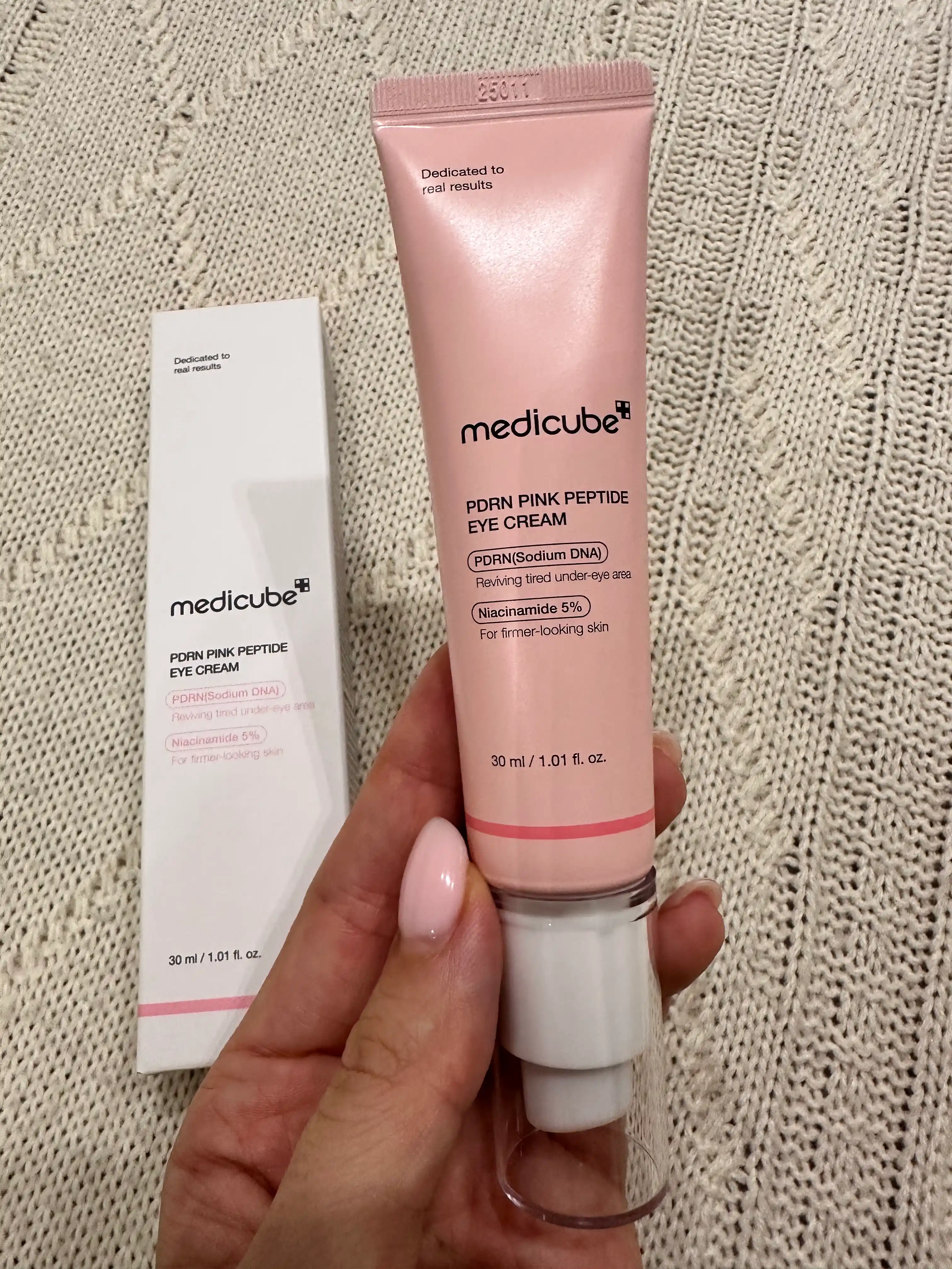Medicube ko‘z atrofi kremi: peptidli lifting, PDRN bilan tiklovchi,Kojic Acid oqartiruvchi
