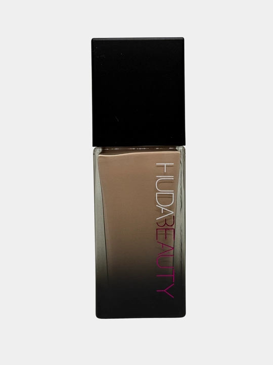 Тональный крем Huda Beauty матовый, с высоким покрытием, скрывает несовершенства
