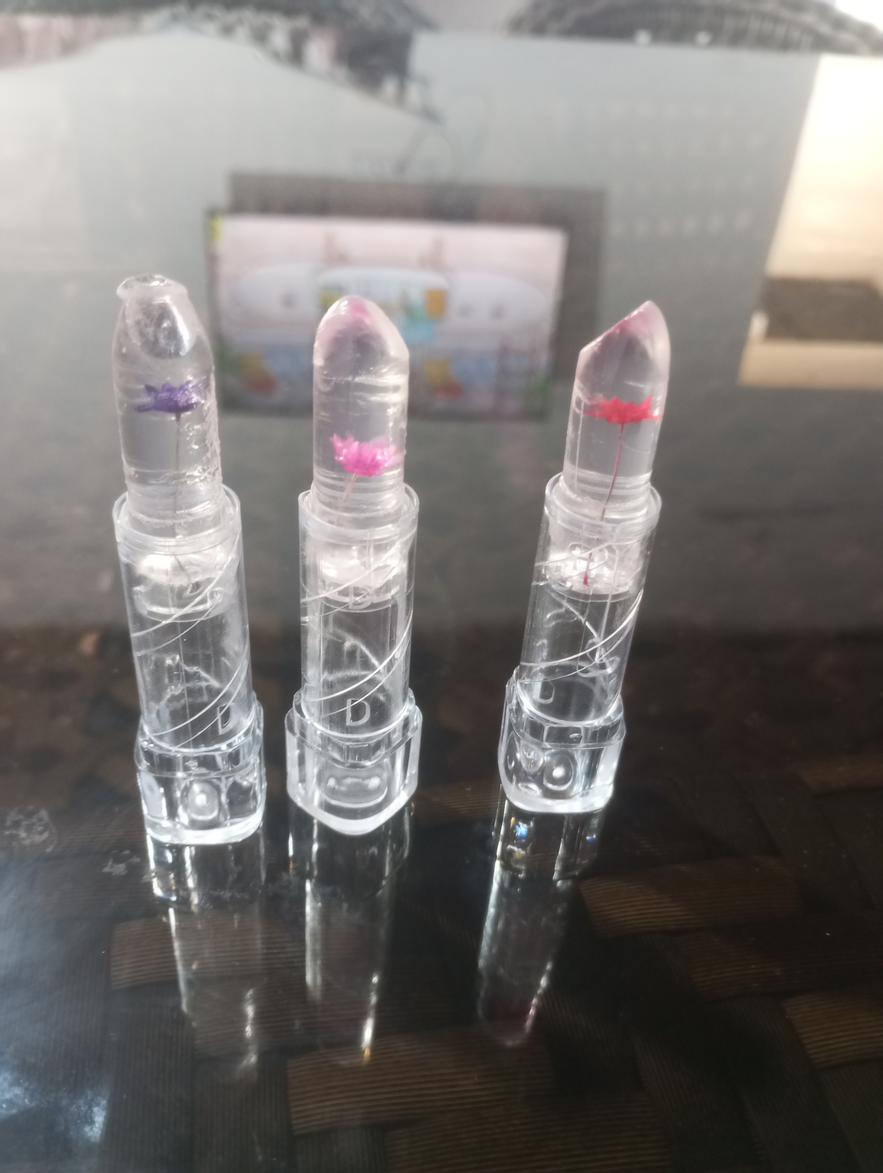 Lab uchun yaltiroq, gulli lab bo‘yog‘i, tint, lab balzami, namlantiruvchi krem