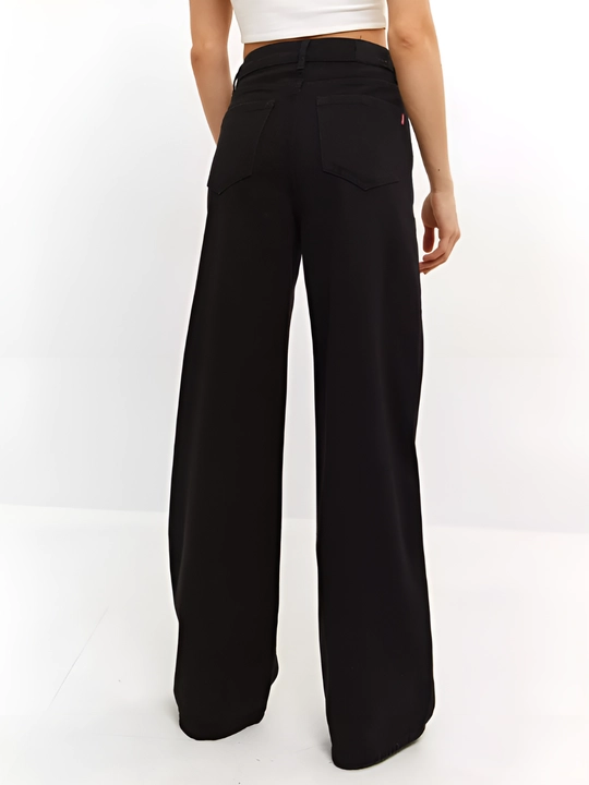 Ayollar jinsilari, keng oversize jinsilar