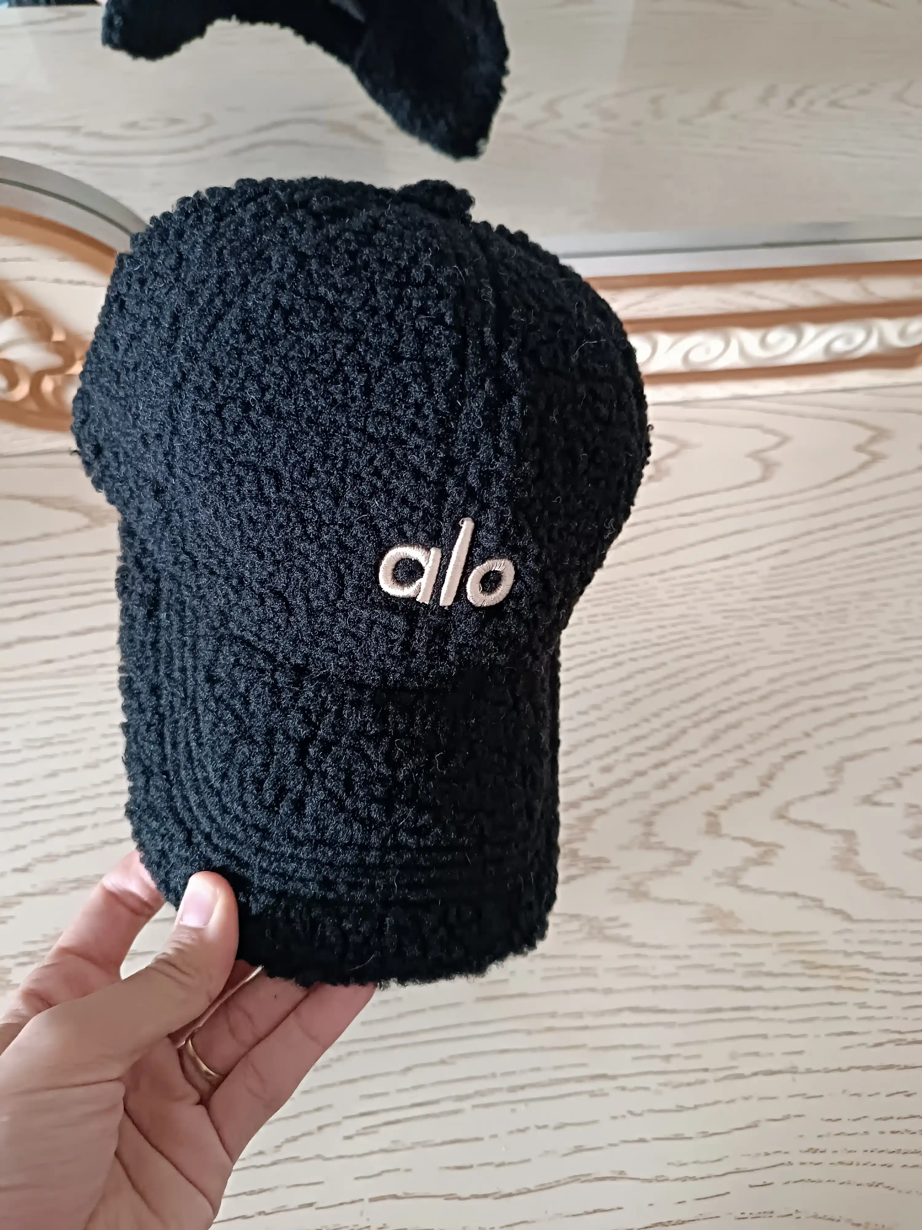 Ayollar va qizlar uchun bahorgi shapkalar, kepka ,beysbolka, teddy, alo, junli