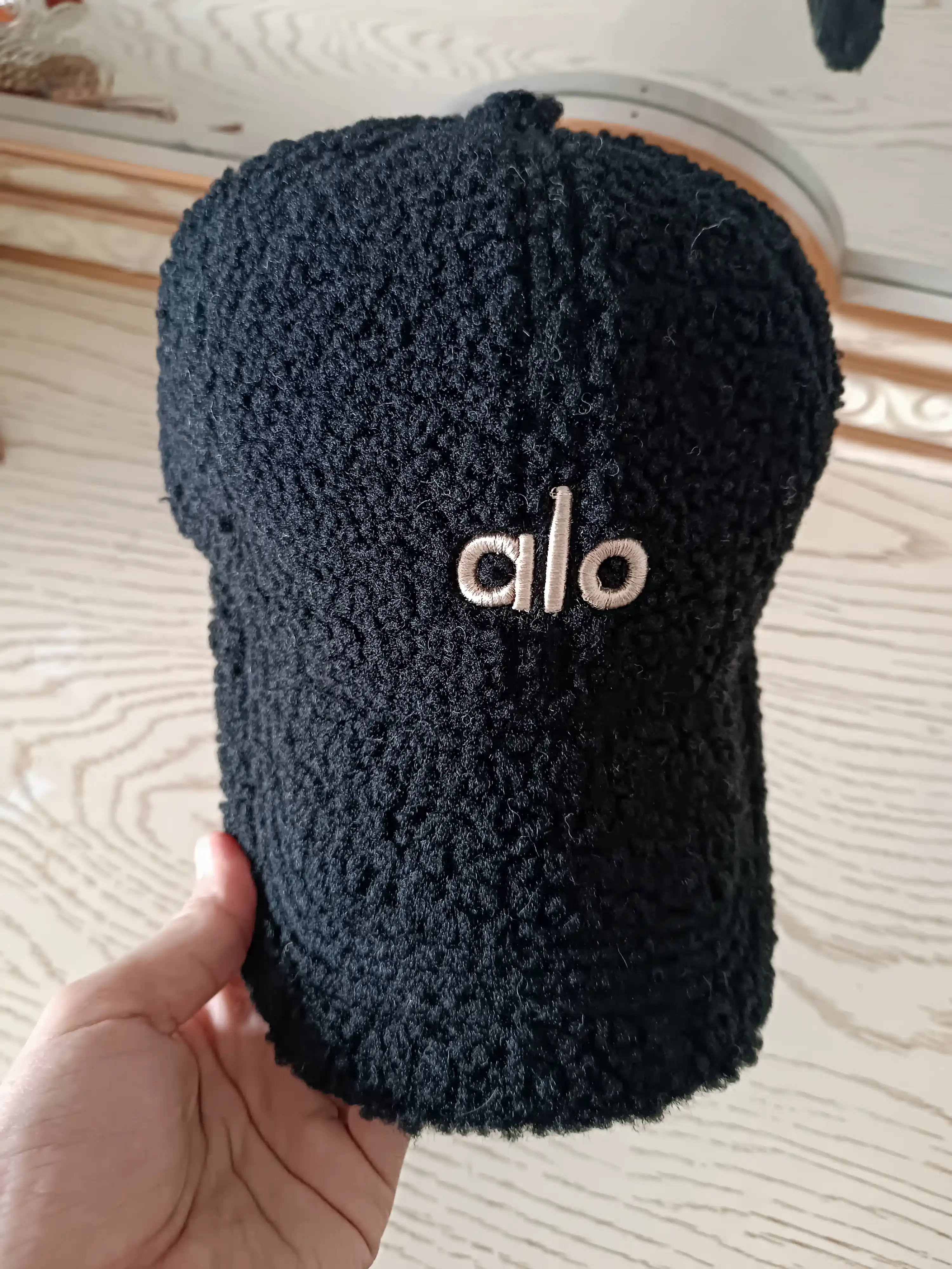 Ayollar va qizlar uchun bahorgi shapkalar, kepka ,beysbolka, teddy, alo, junli