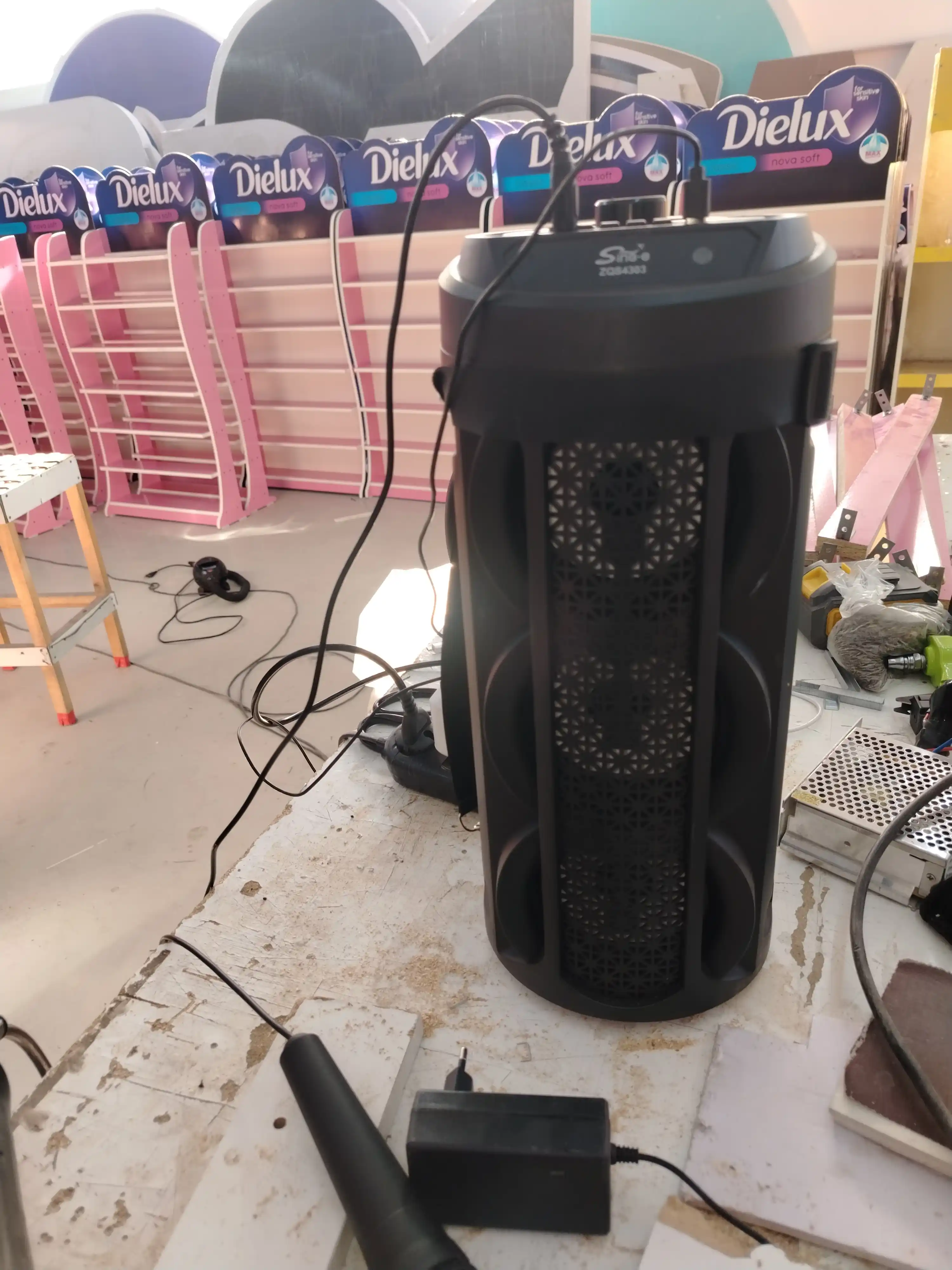 Katta Bluetooth simsiz karnay, karaoke, RGB yoritish, mikrofon va pult bilan