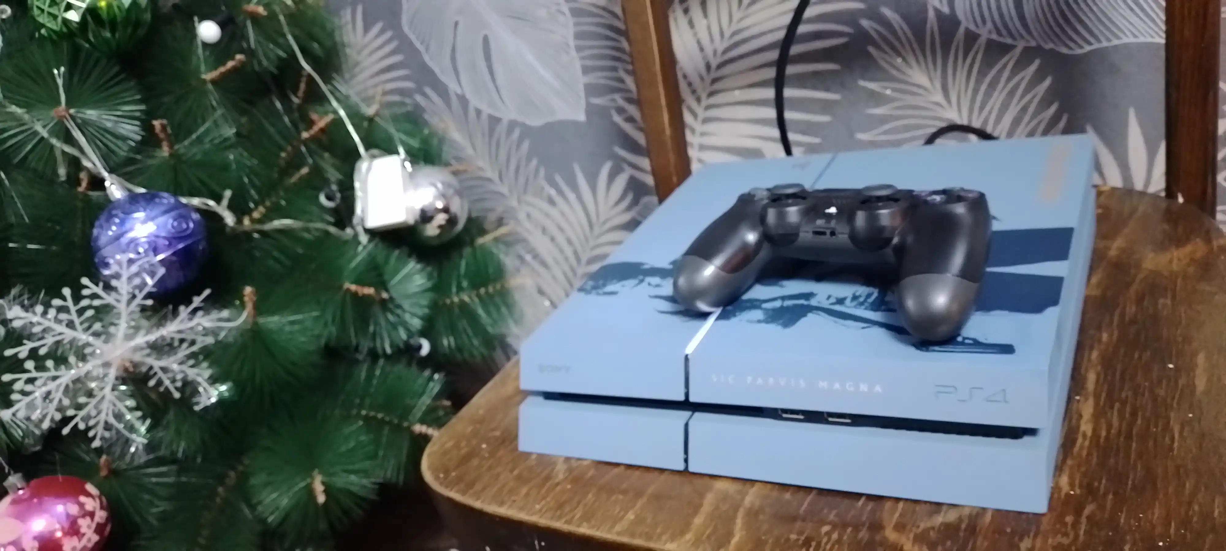 Игровая приставка PS4, Sony Playstation 4 Slim, версия 11.00, 4 шт Dualshok, 27 шт игры