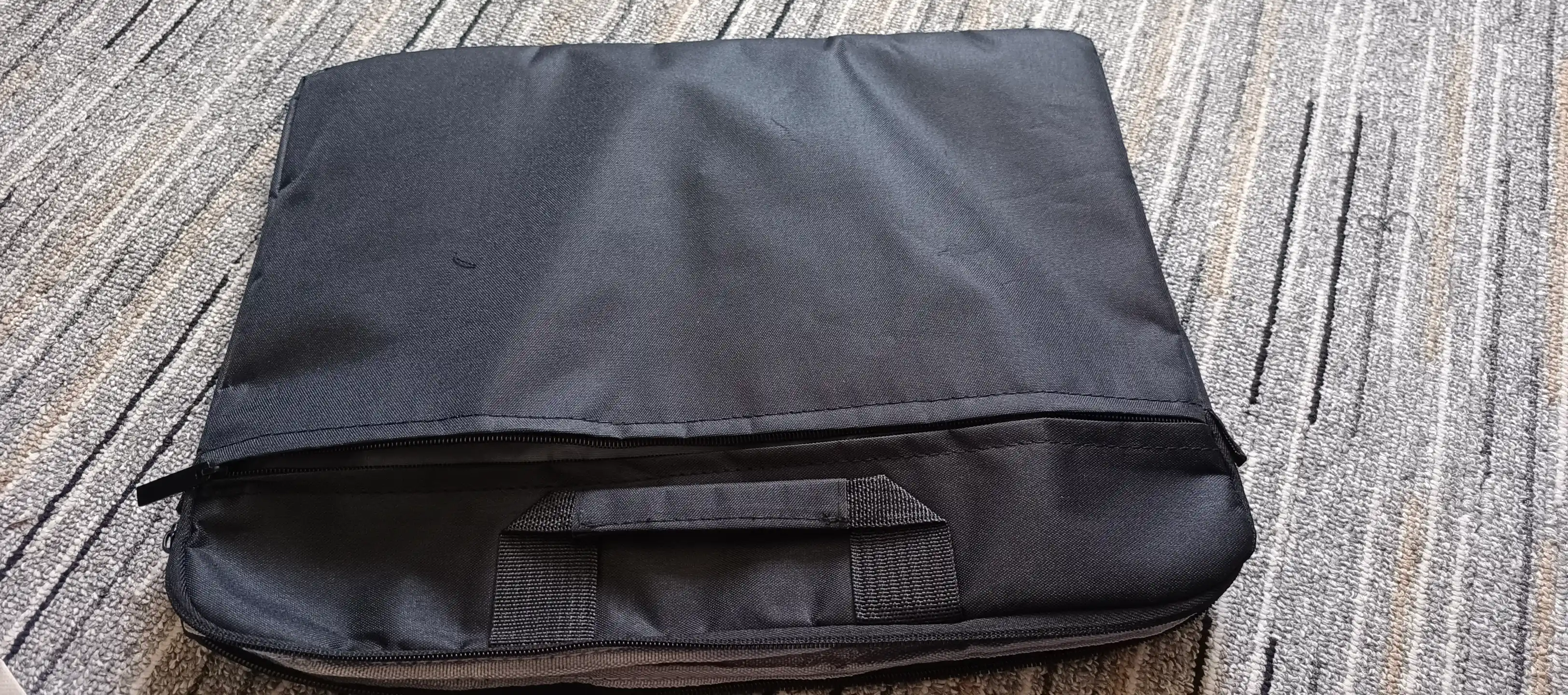Noutbuk va MacBook uchun himoyali sumka