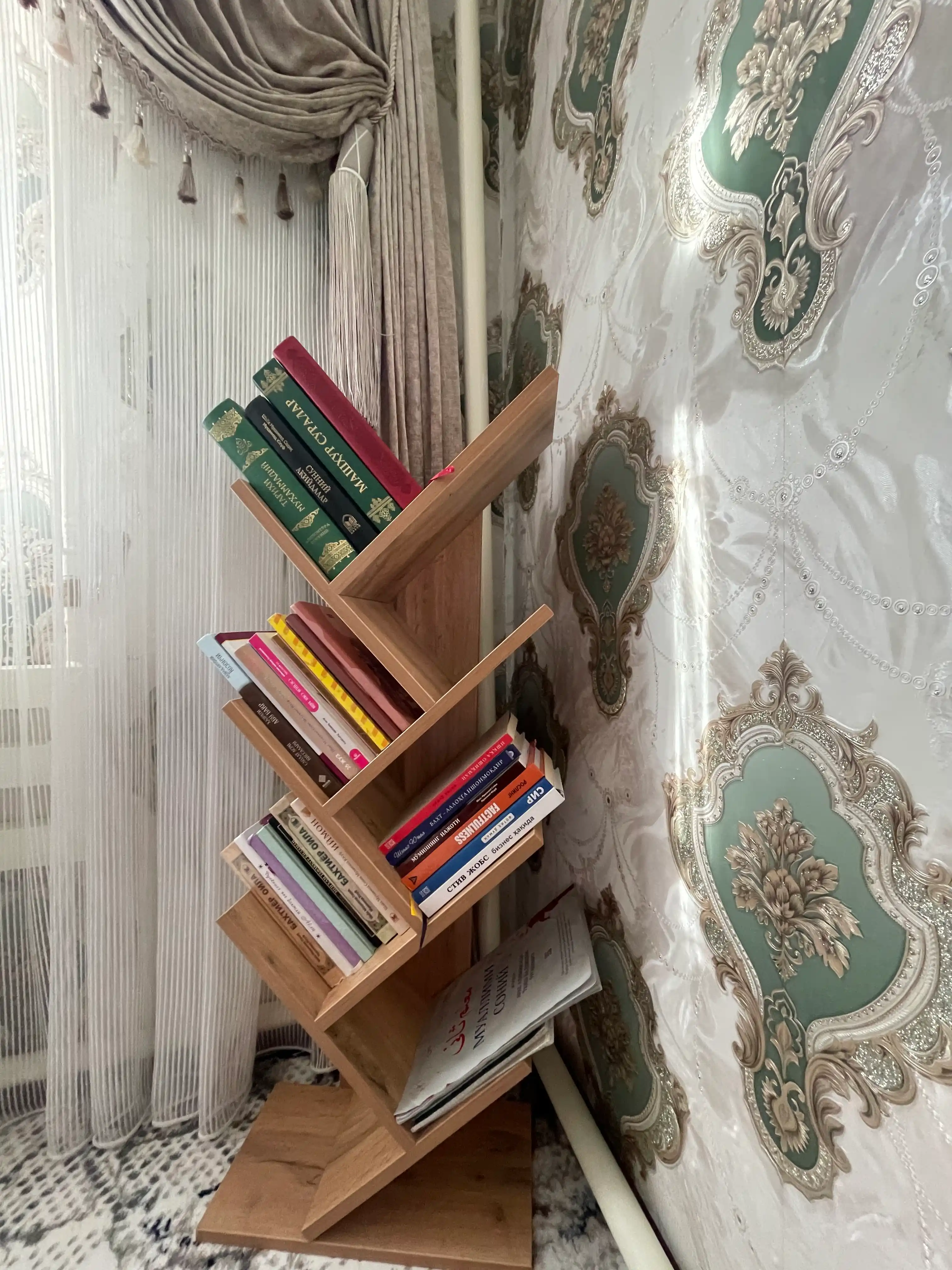 Minimalistik uy va ofis uchun (Tree bookshelf) daraxt shaklidagi ochiq kitob va gul javoni