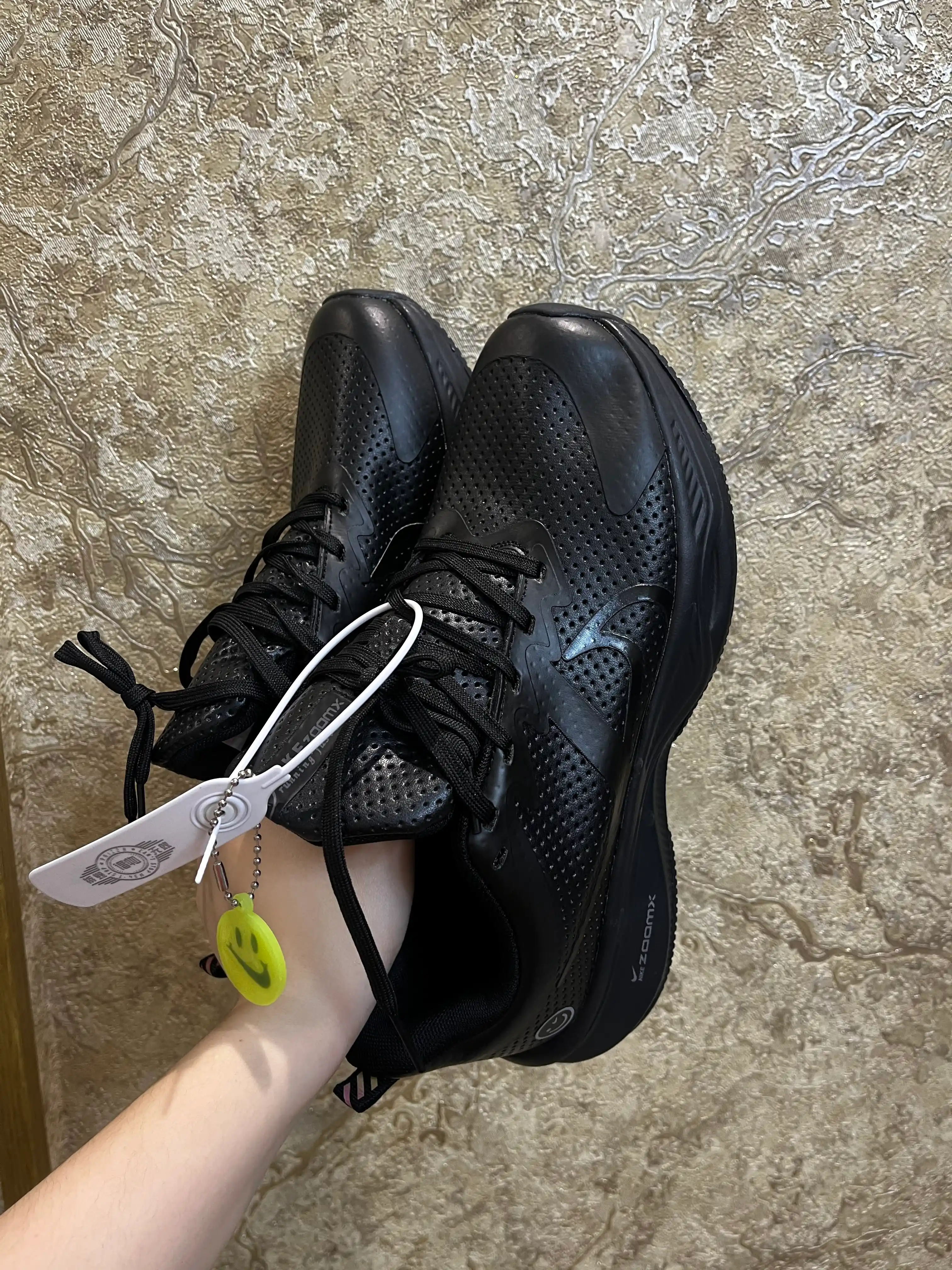 Erkaklar va ayollar uchun krosovkalar NlKE Air ZoomX 1 razmer kattasi tavsiya etiladi