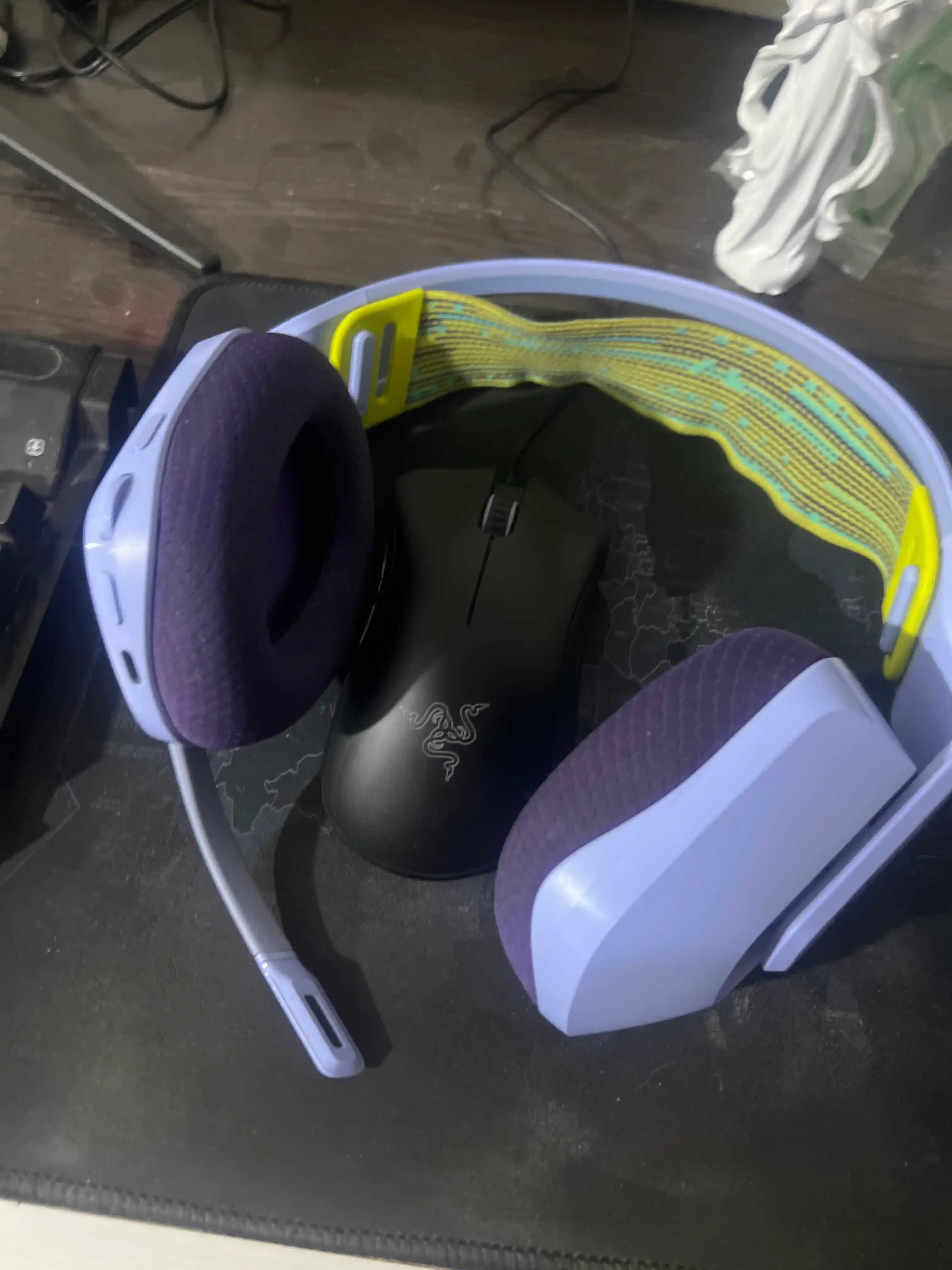 Razer DeathAdder Essential simli oyin sichqonchasi, 5 ta tugma, 6400 DPI, Synapse 3.0 soft