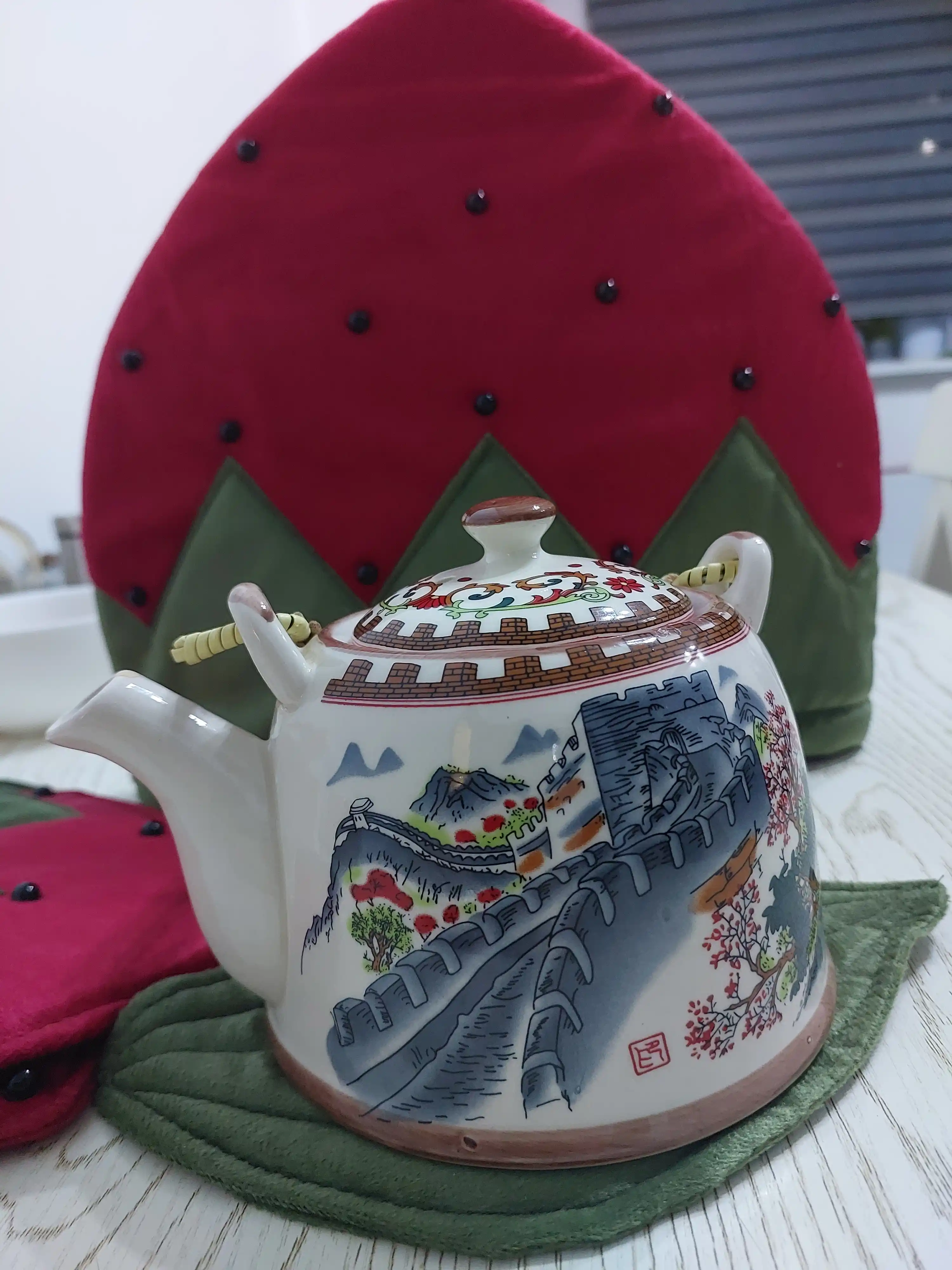 Колпак грелка на чайник, с подставкой и прихватками