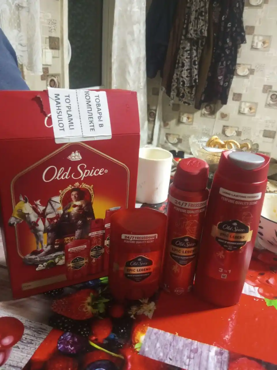 Подарочный набор Old Spice Epic Legend дезодорант стик 50мл + спрей 150мл + гель для души 250мл