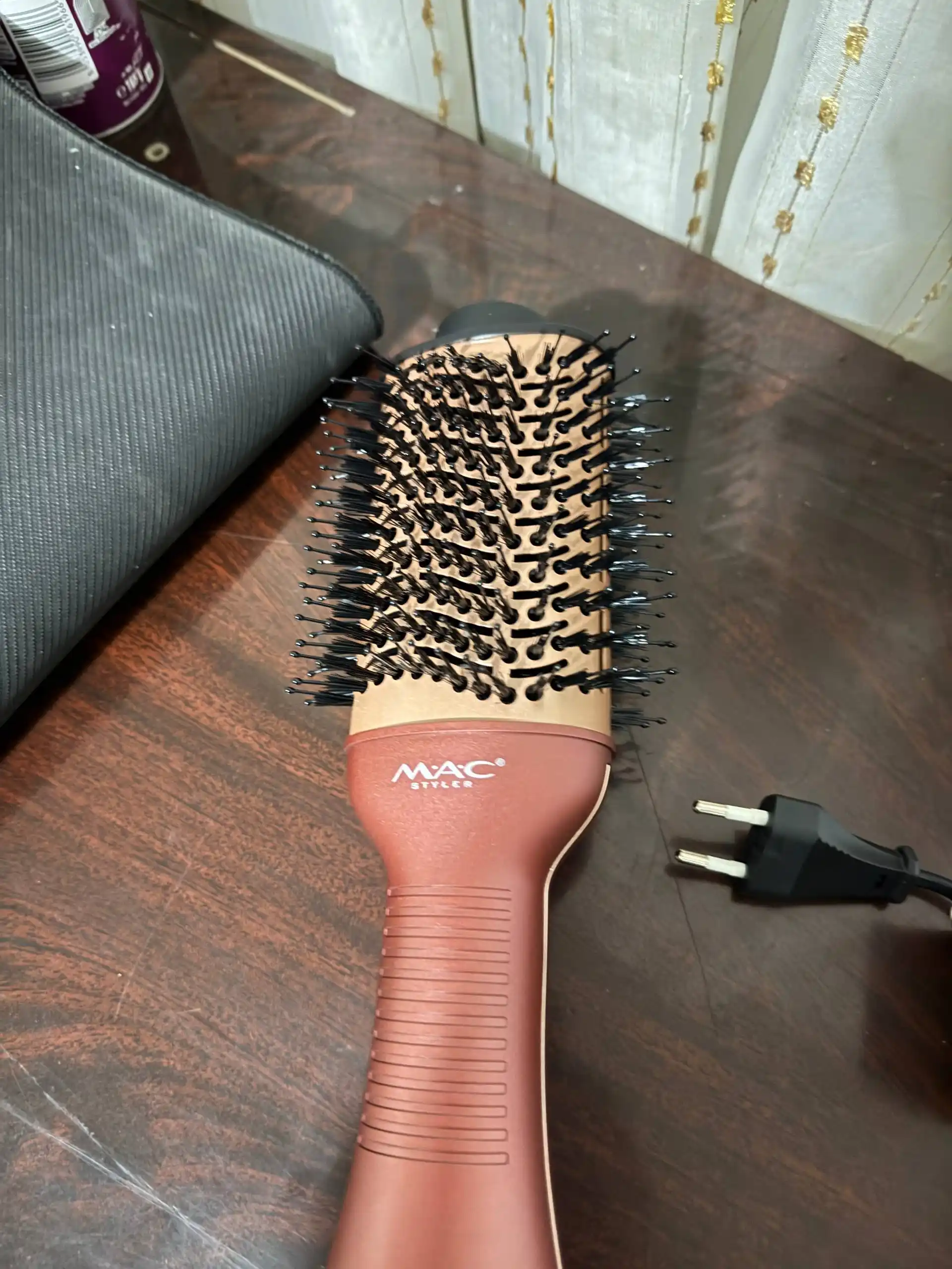 Fen-taroq MAC Styler, ayollar uchun, soch quritgich va turmaklash cho‘tkasi
