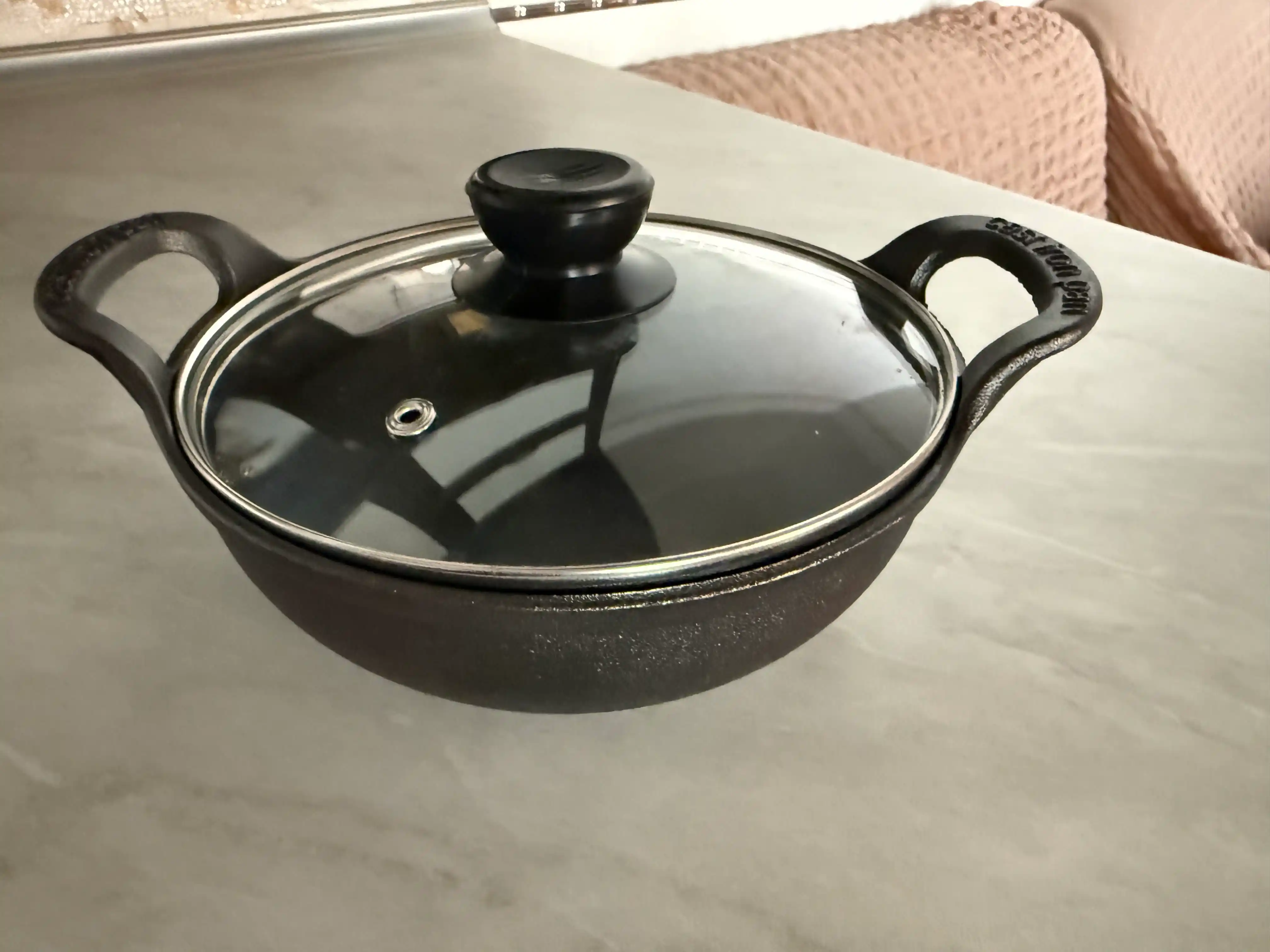 Cho‘yan qozon, toblangan shisha qopqoq, kimyoviy qoplamasiz