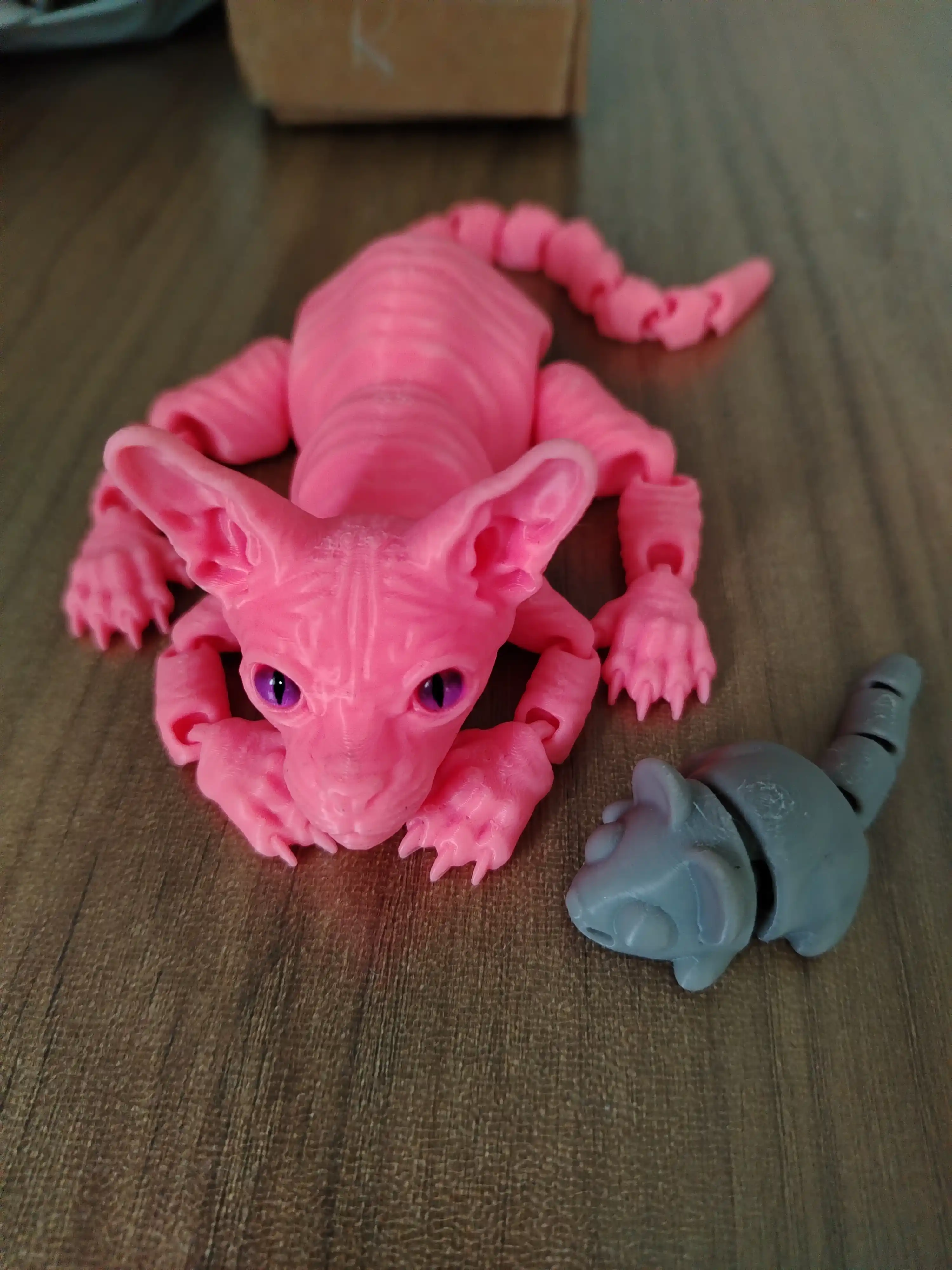 Sfinks mushuk, harakatlanuvchi o‘yinchoq mushuk, mushuk va antistress oqsil. 3d toys