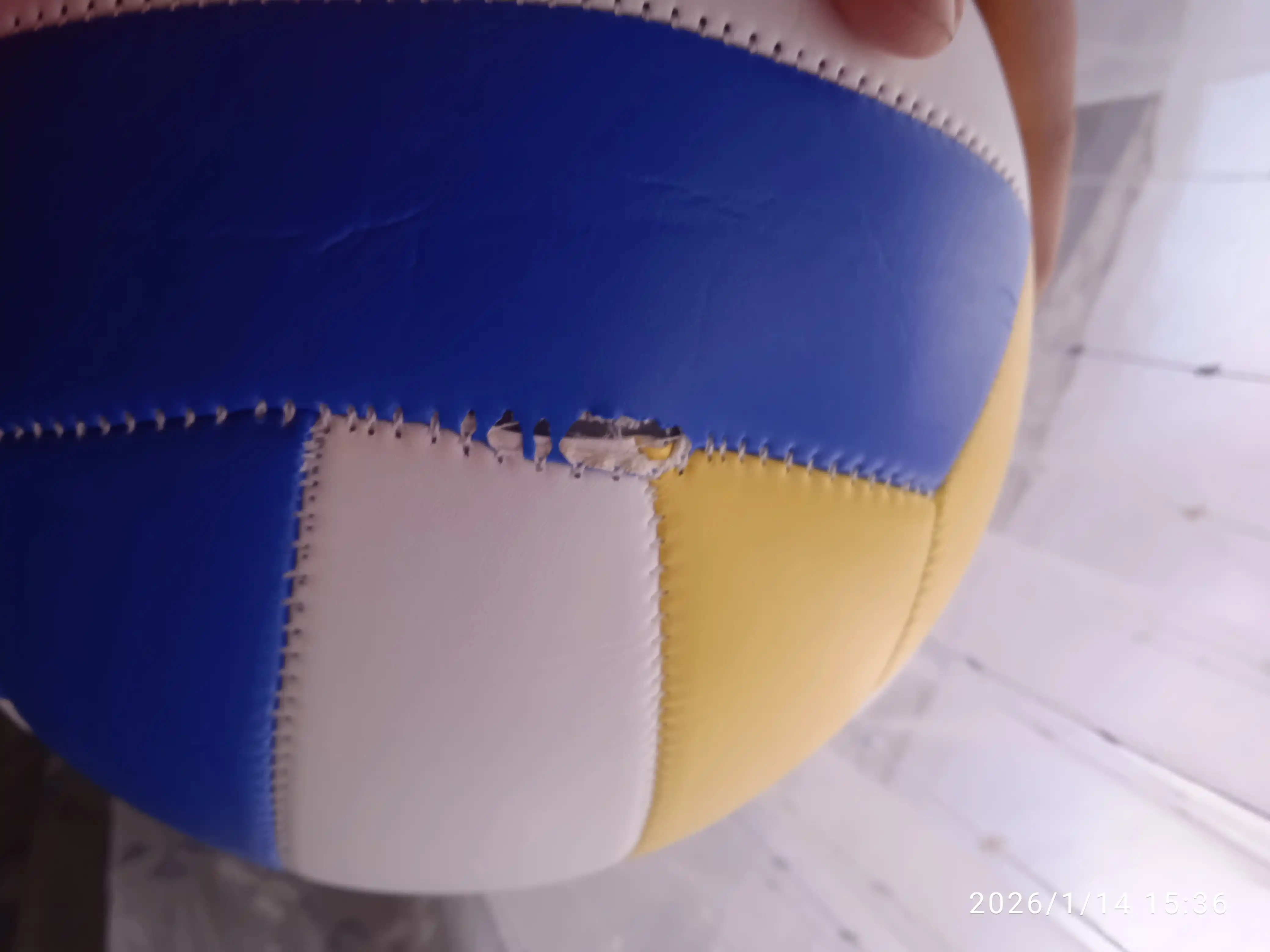 Voleybol to‘pi, mashg‘ulotlar uchun, ishirish ignasi sovg‘aga