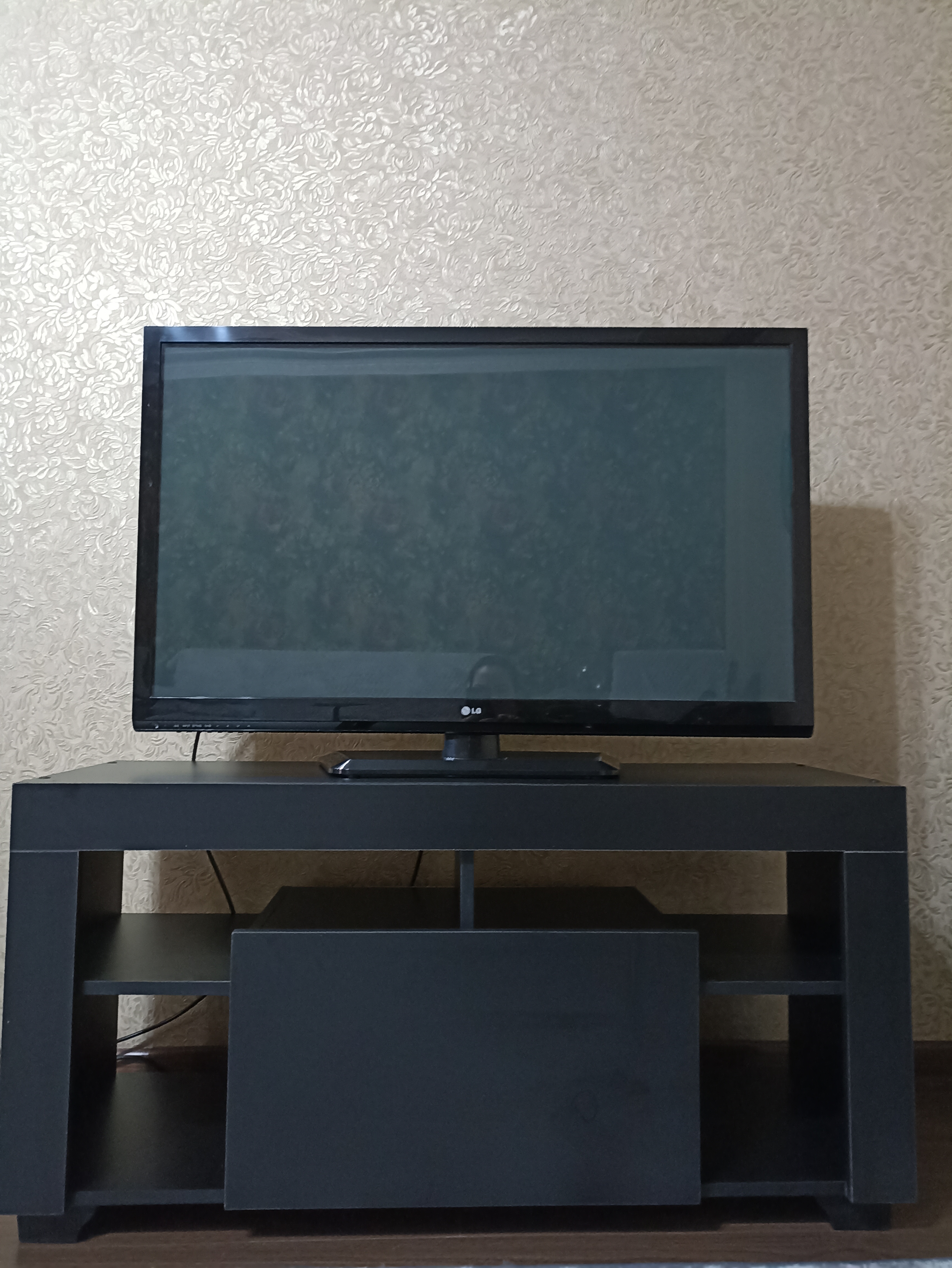 Televizor uchun tumba pоdstavka LEETO, polda turadigan, to'liq yig'ilgan, 110*55*35 см