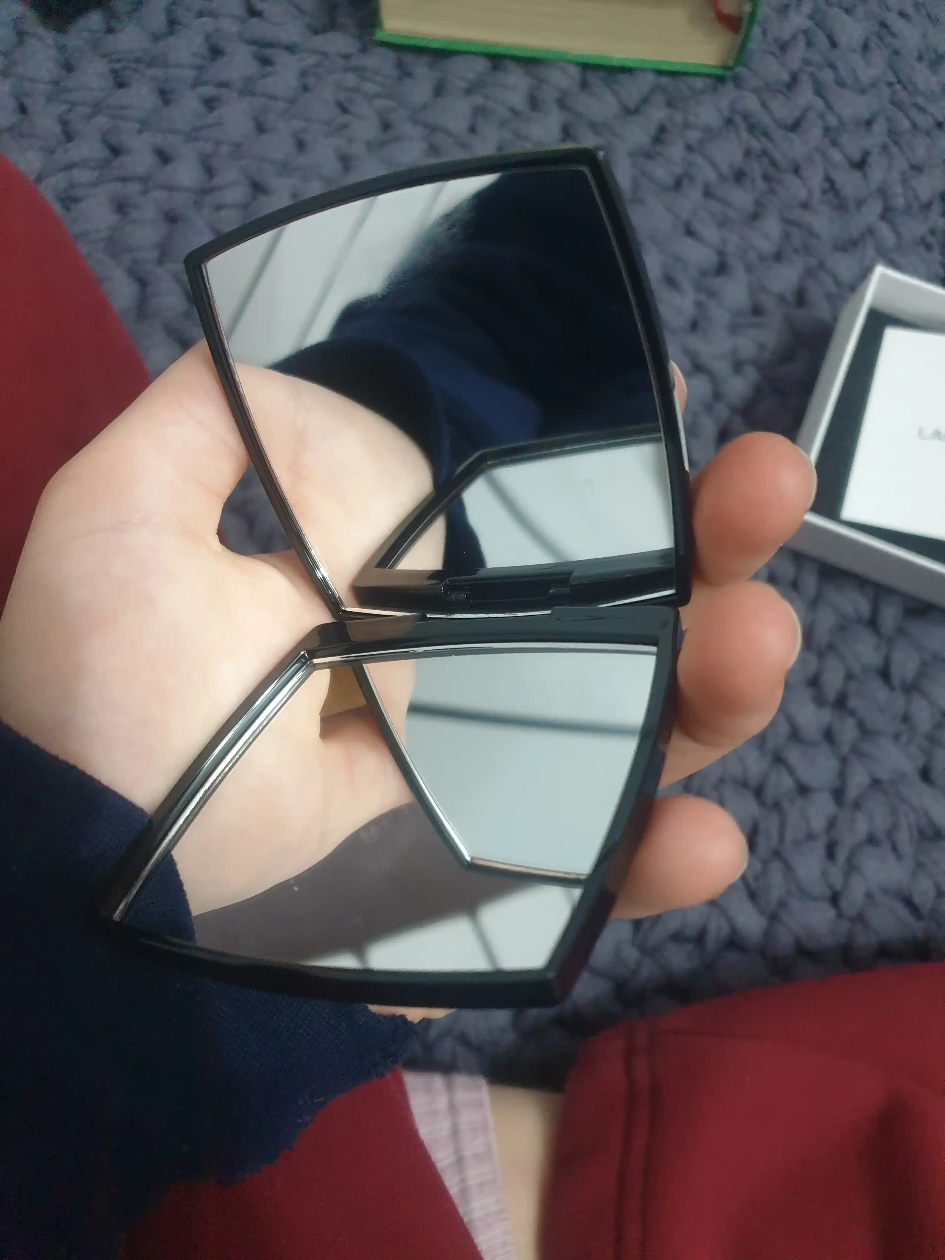 Зеркало CHANEL, карманное, зеркальце, увеличительное, двухстороннее складное, для макияжа