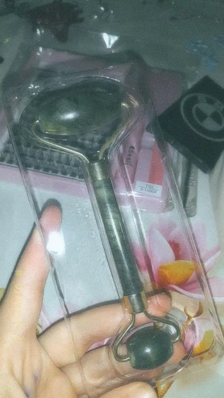 Yuz va tana uchun nefrit rolikli massajchi, tosh guasha qirg'ichli