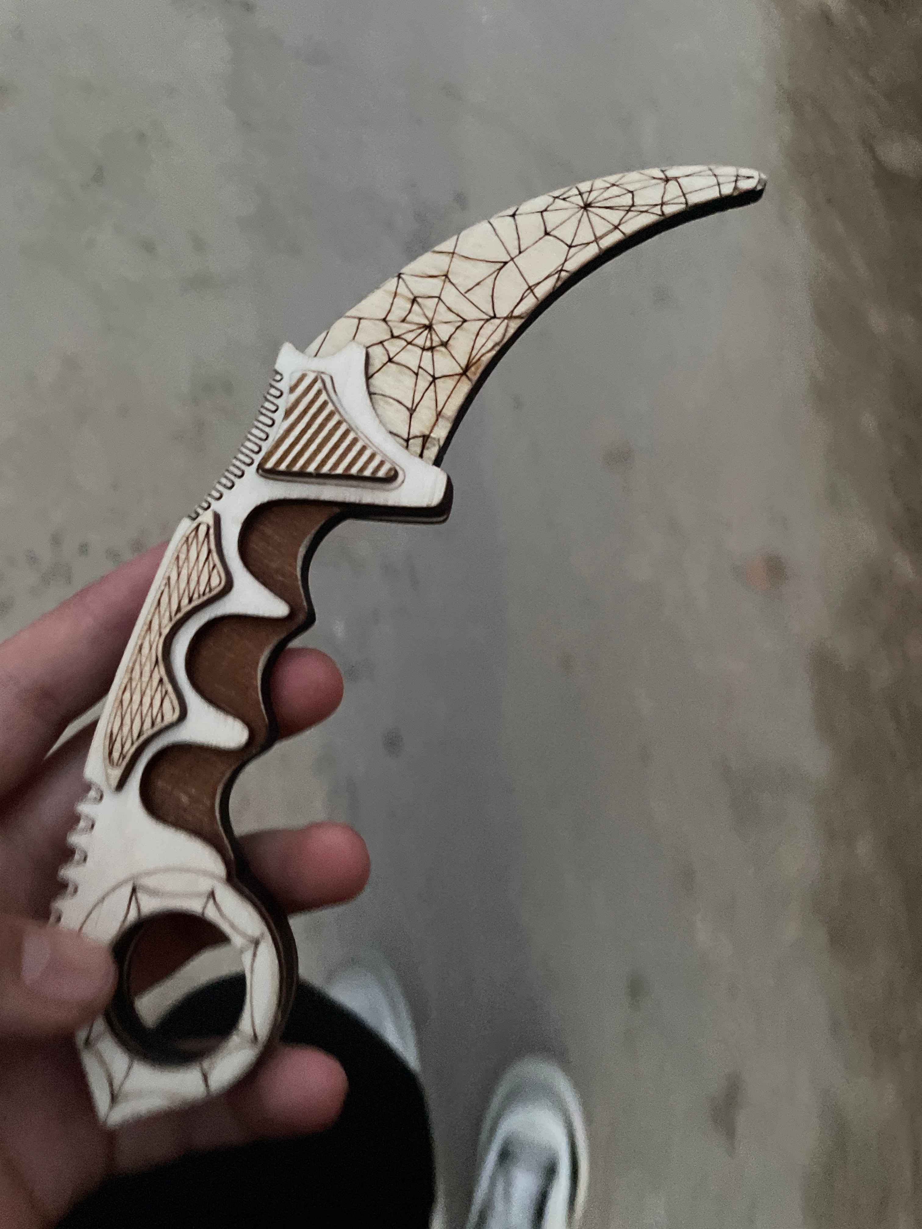 Pichoq kerambit faneradan