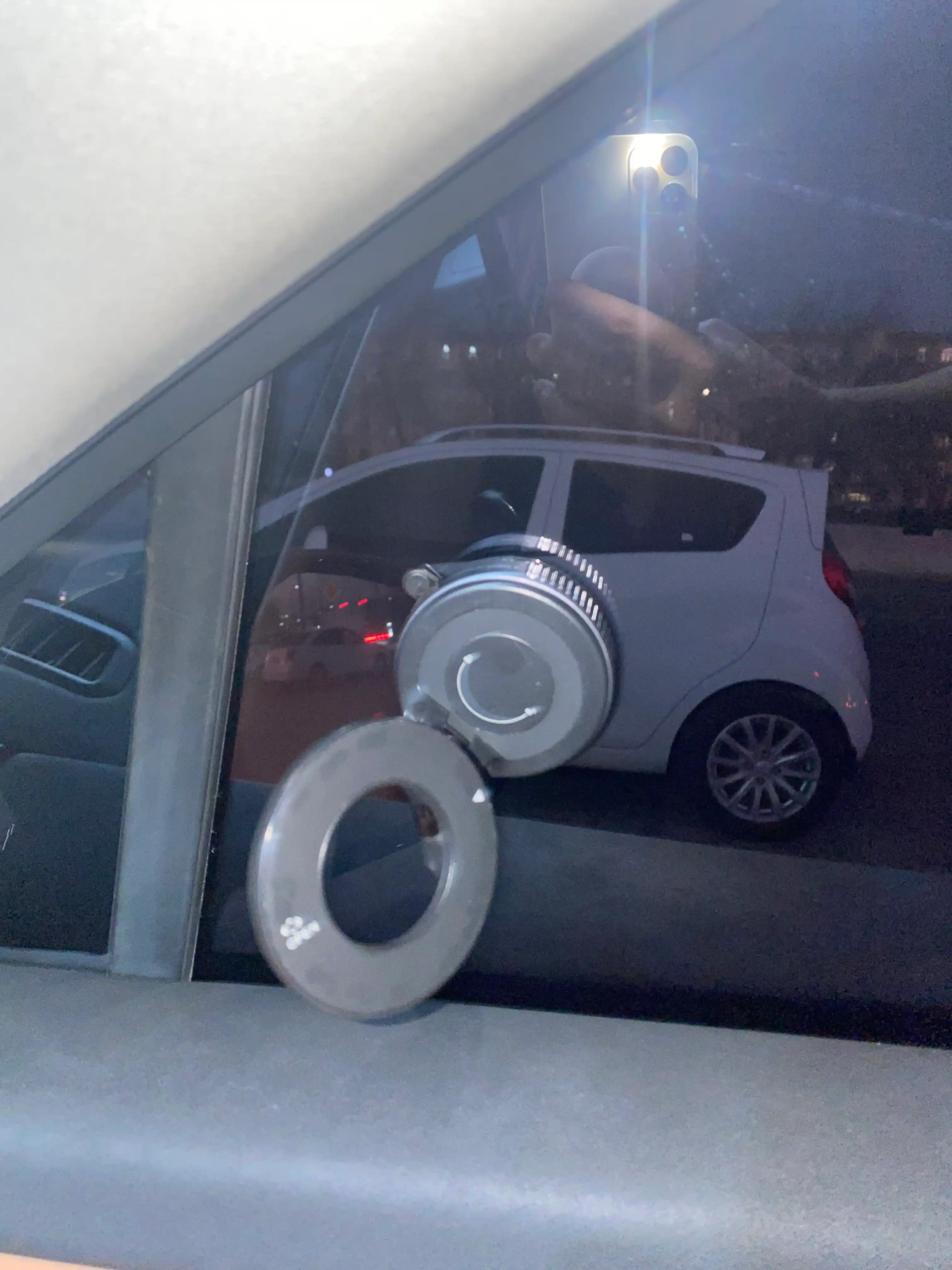 Avtomobil uchun magnit vakuumli telefon ushlagichi Magsafe bilan, 360 darajali, prisoskali