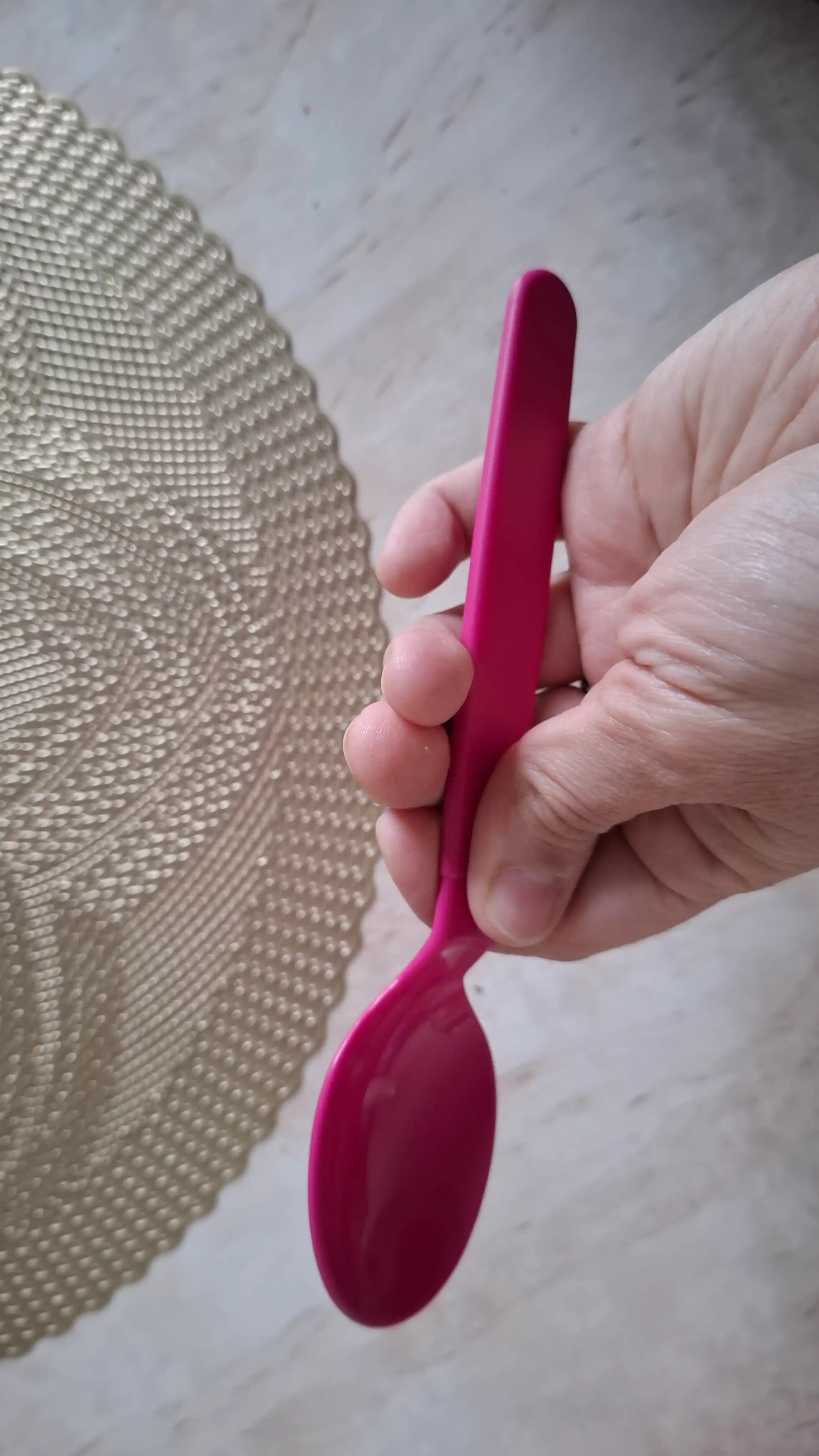 Plastik qoshiq, qayta ishlatiladigan