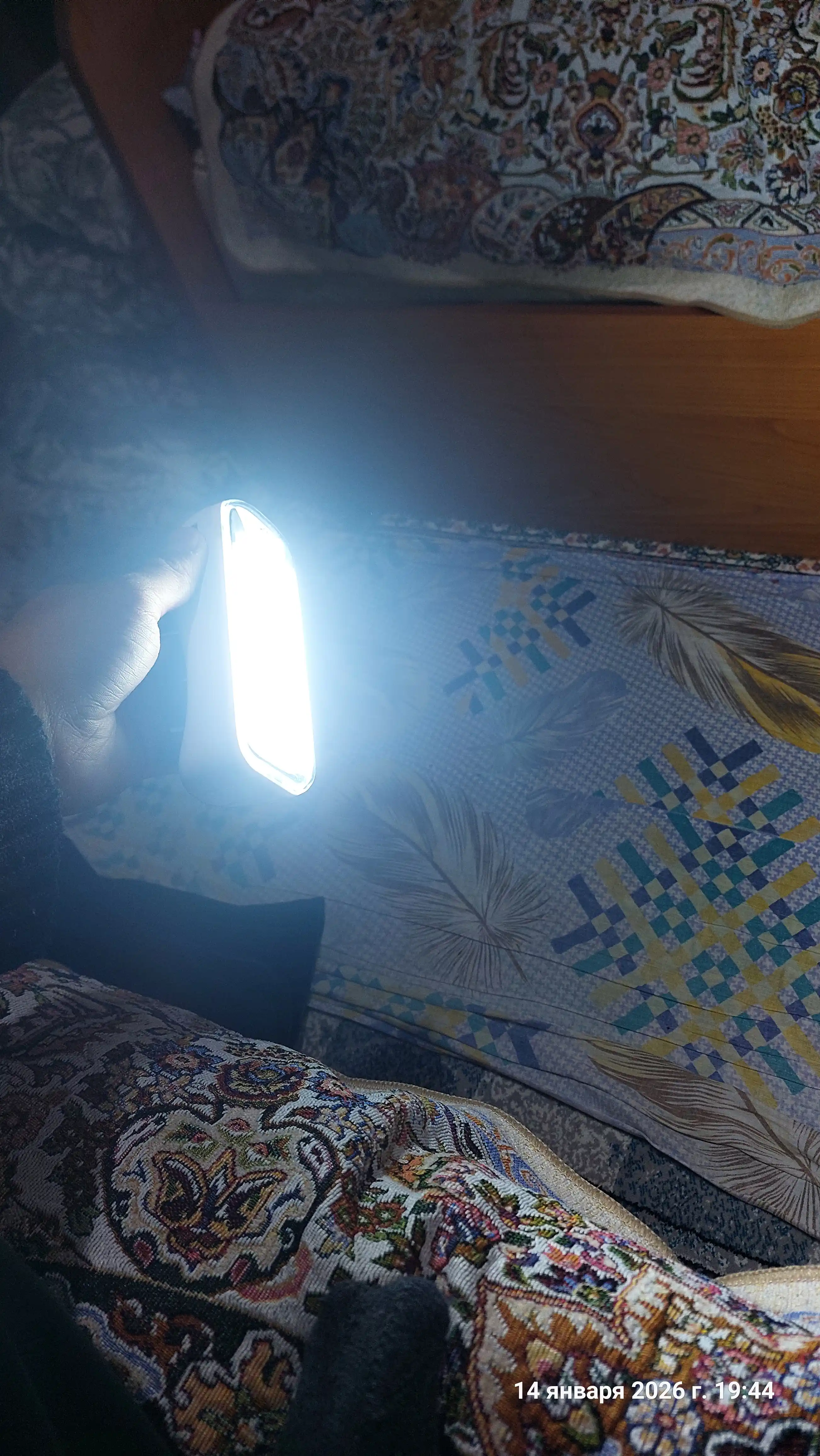 Портативный LED-фонарь – 10 Вт, 430 лм, зарядка Micro-USB, белый свет, 7000–9000 К