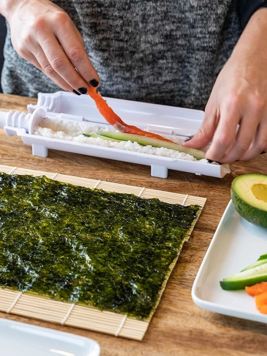 Roll va sushi tayyorlash uchun moslama Bazooka Sushi, rollarga shakl beruvchi apparat