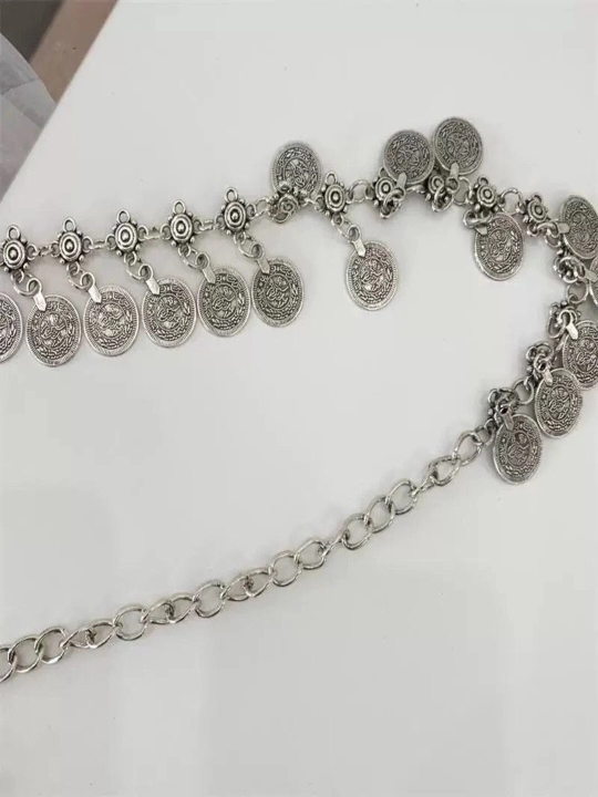 Ayollar uchun Y2K uslubidagi zanjirli metall kamar - bel uchun dekorativ aksessuar