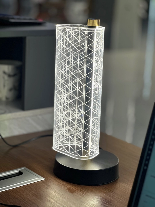15 Vt LED stol lampasi, akril korpus, 3 ta yorug‘lik rejimi, zamonaviy dizayn