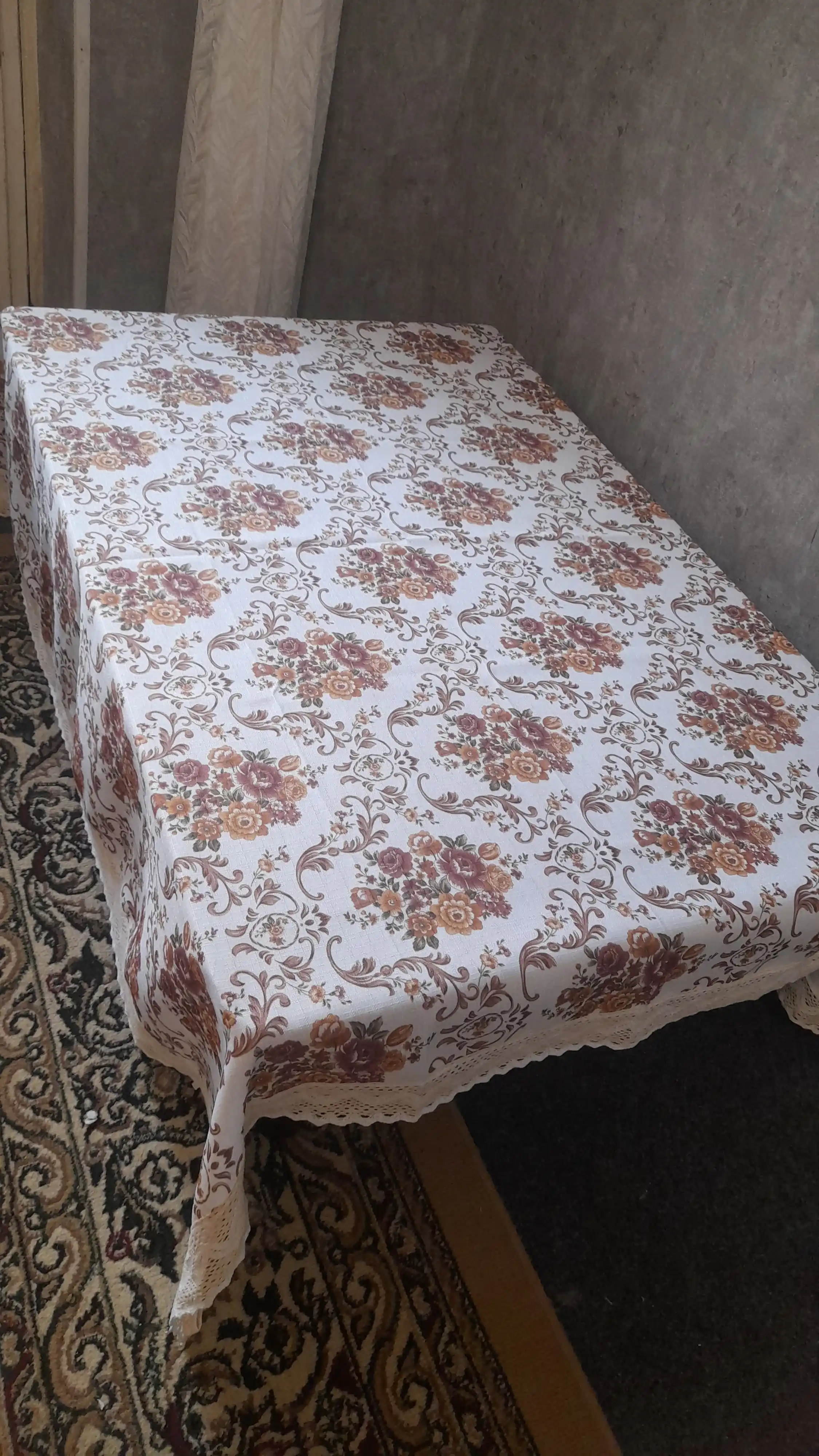 Dasturxon Lion matosidan, dog' ushlamaydi g'ijim bo'lmaydi