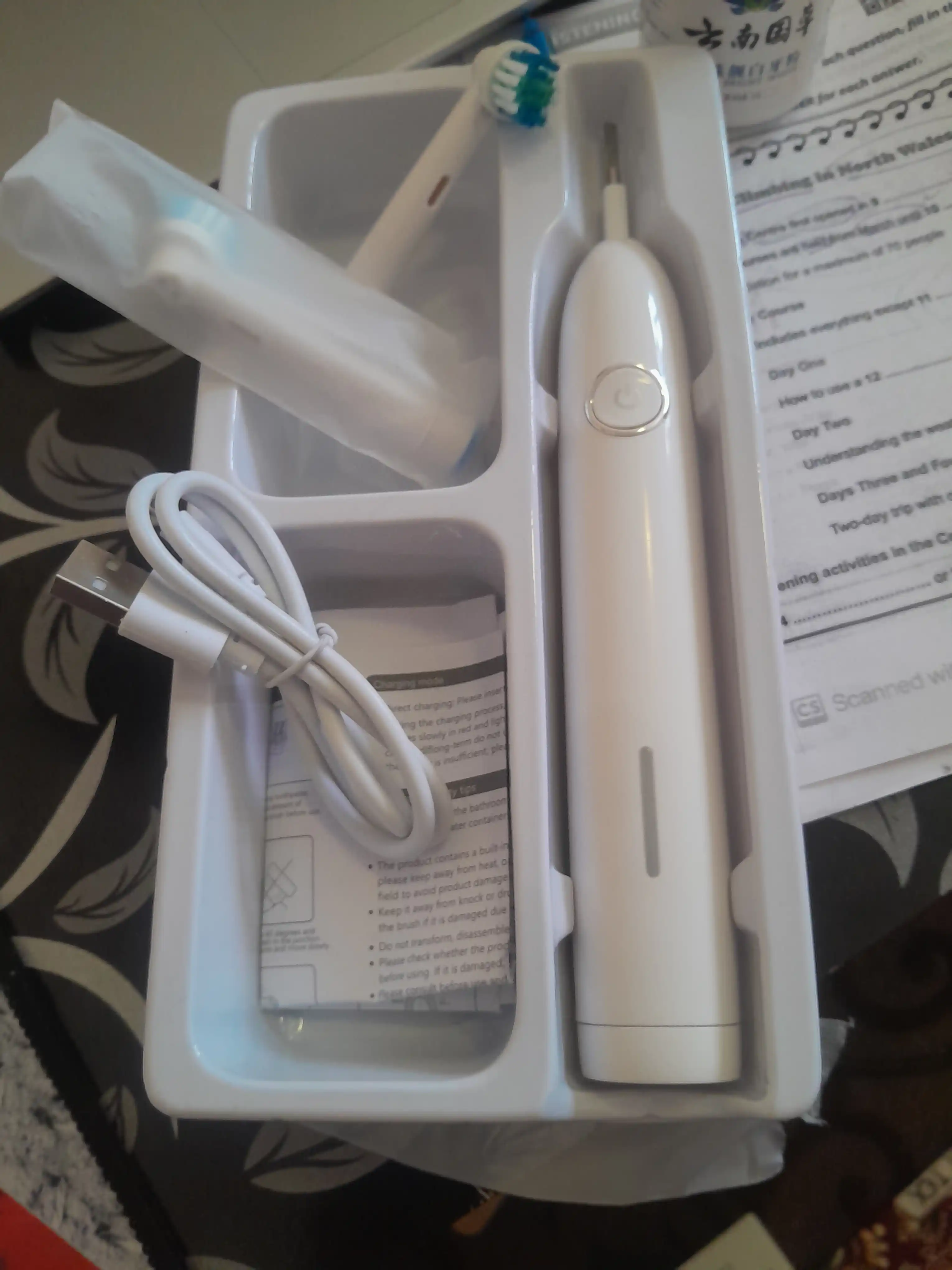 Oral-B turidagi aylanuvchi nasadkali elektr ultratovushli tish cho‘tkasi