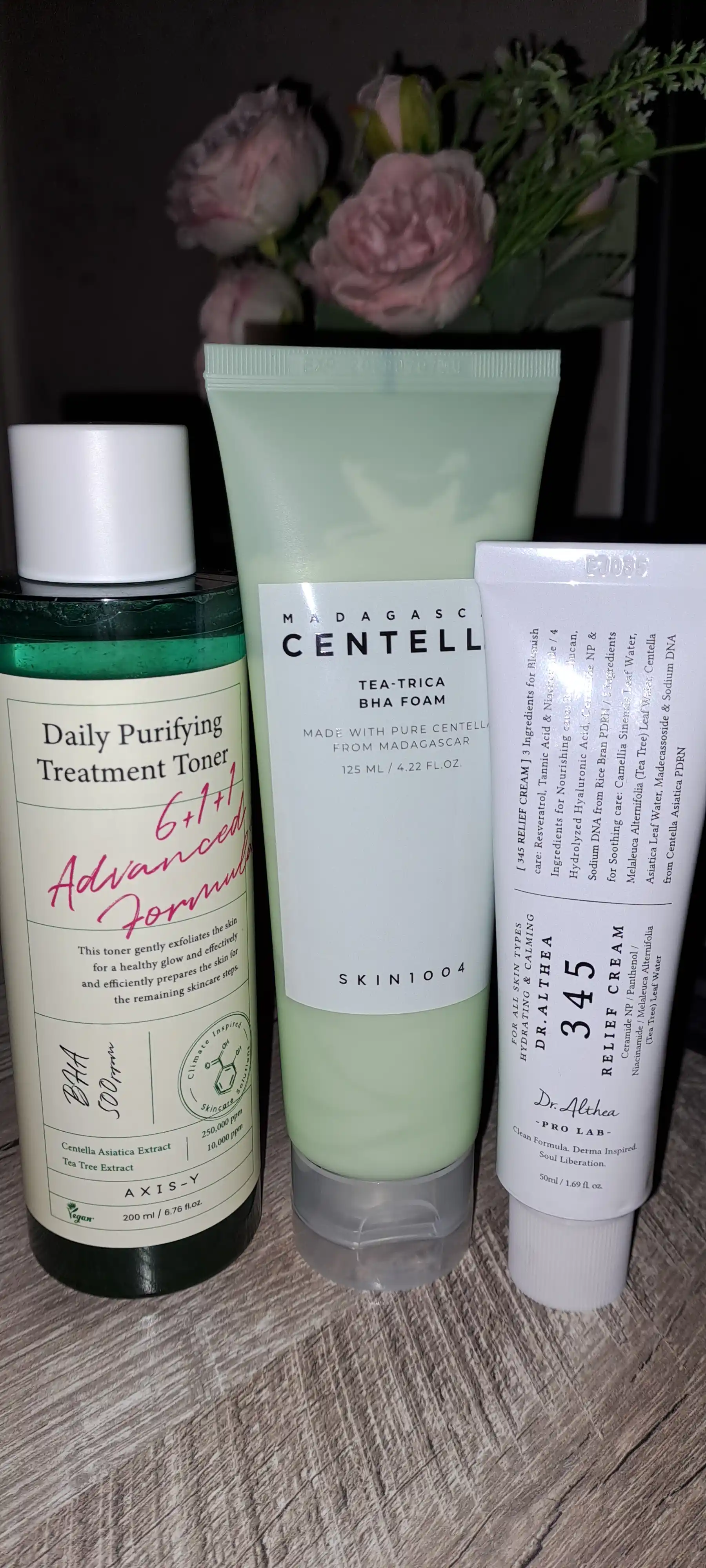 Antibakterial yuzni yuvish uchun ko`pik SKIN1004 Madagascar Centella Tea-Trica BHA Foam